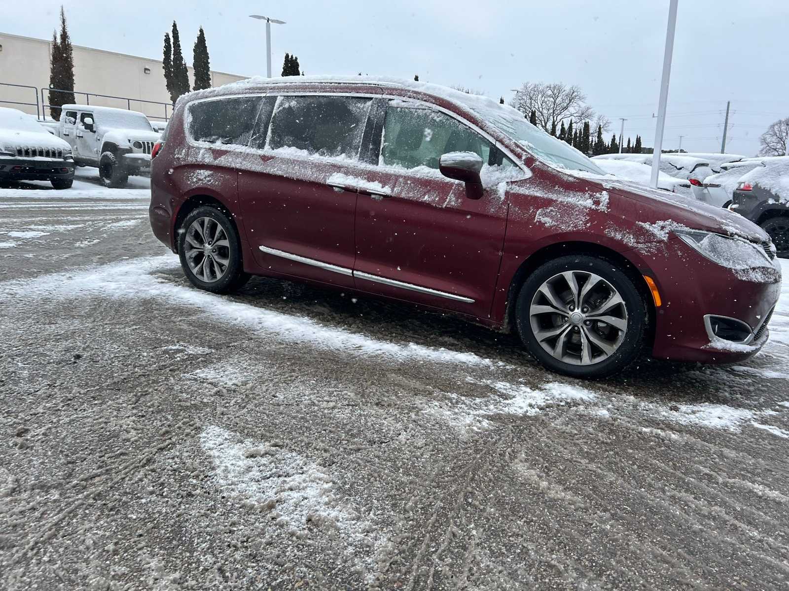Thumbnail: 2019 Chrysler Pacifica - 13