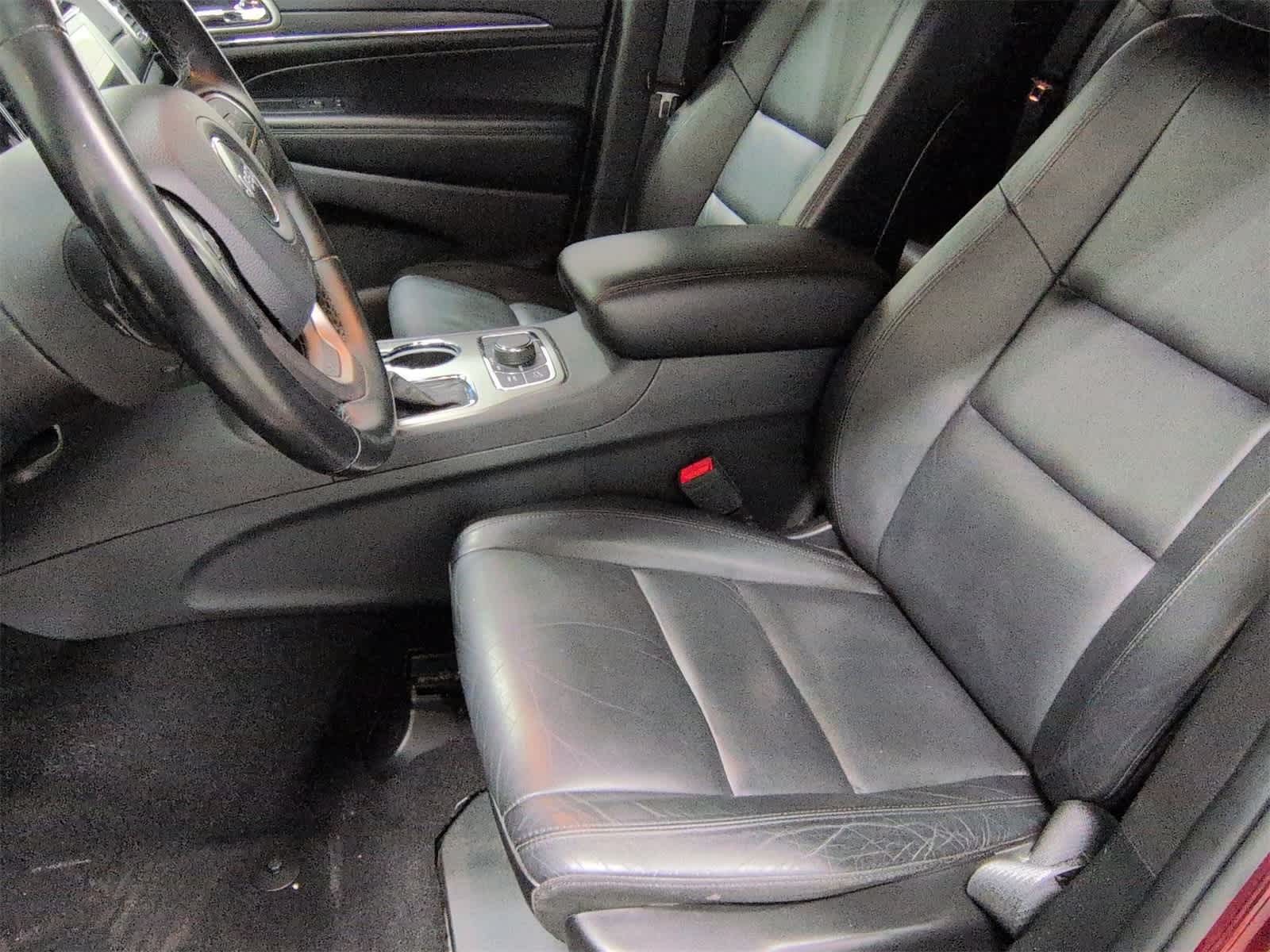 Thumbnail: 2020 Jeep Grand Cherokee - 17