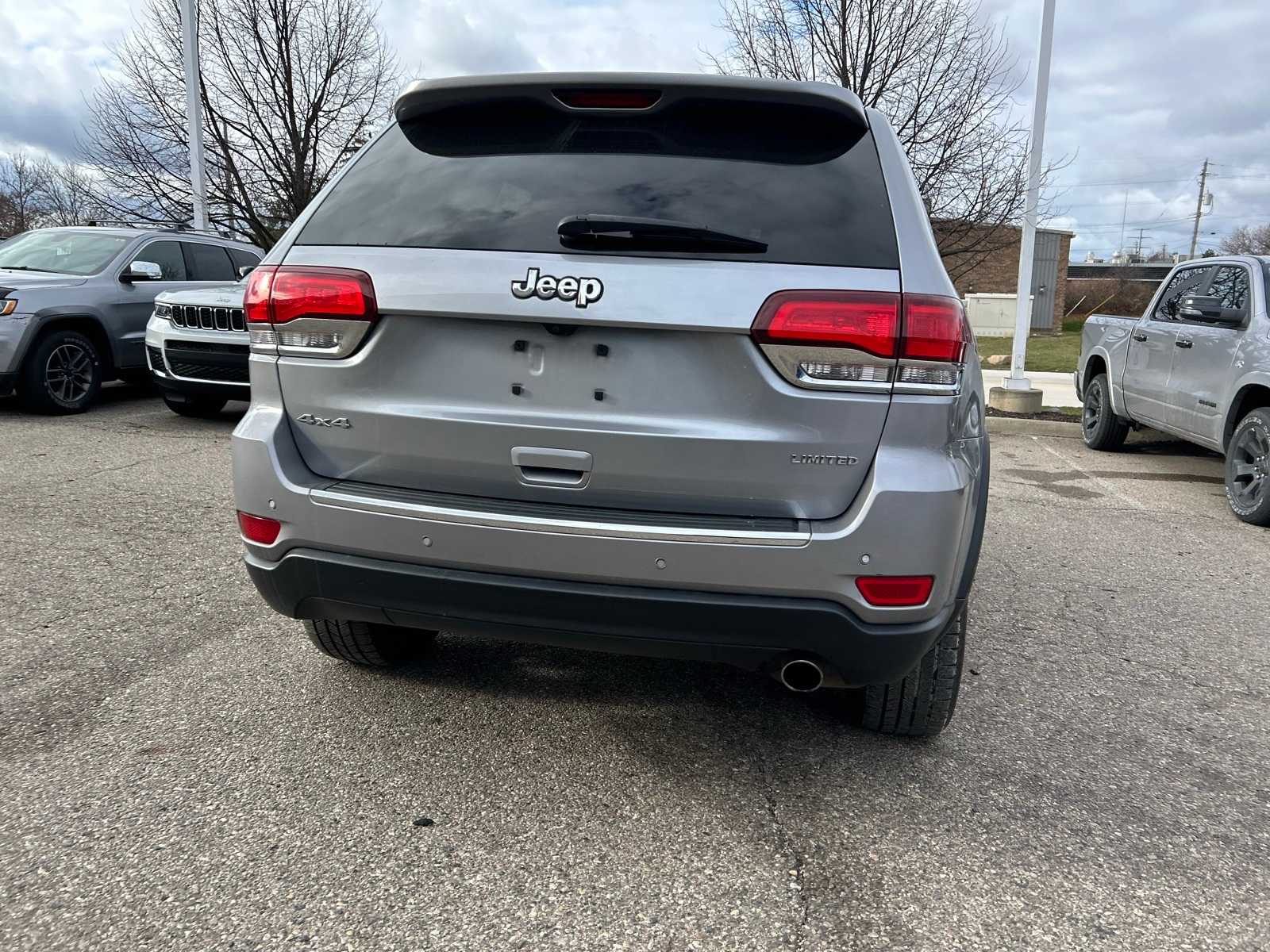 Thumbnail: 2020 Jeep Grand Cherokee - 15