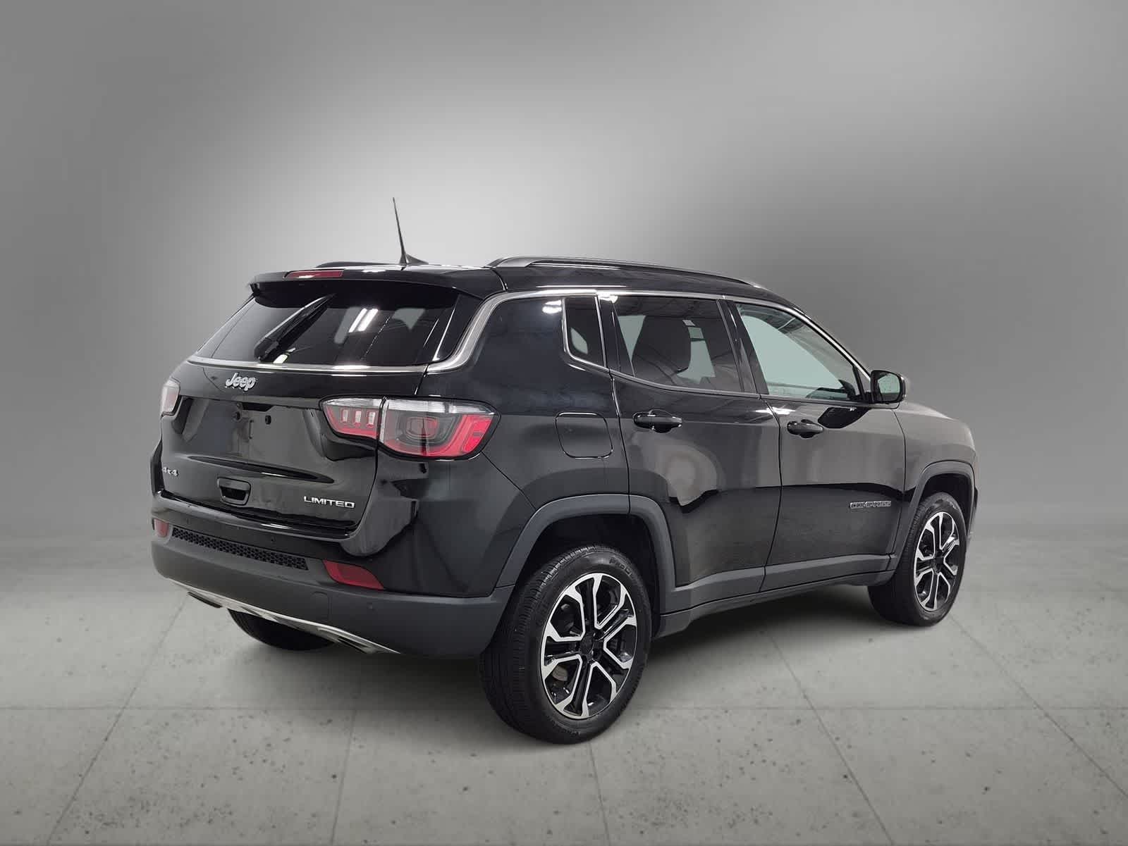 Thumbnail: 2023 Jeep Compass - 8