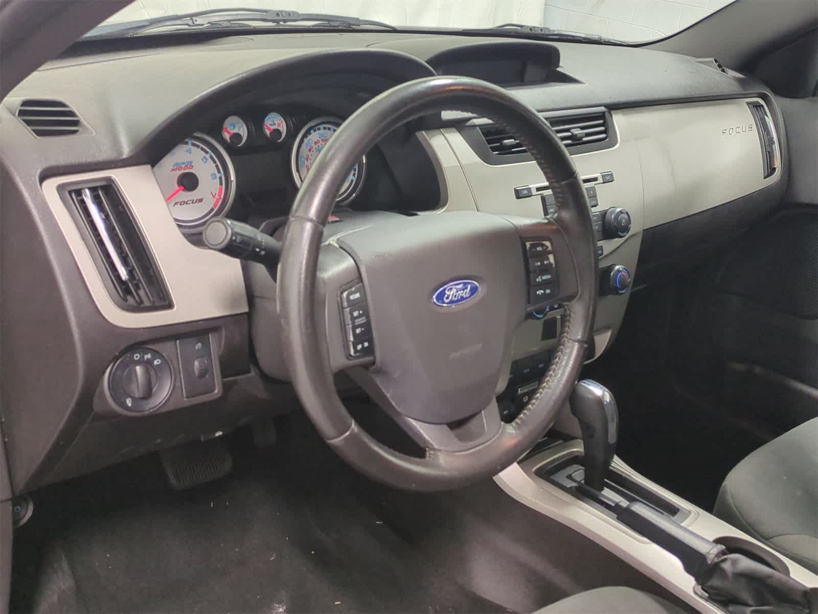 Thumbnail: 2010 Ford Focus - 10