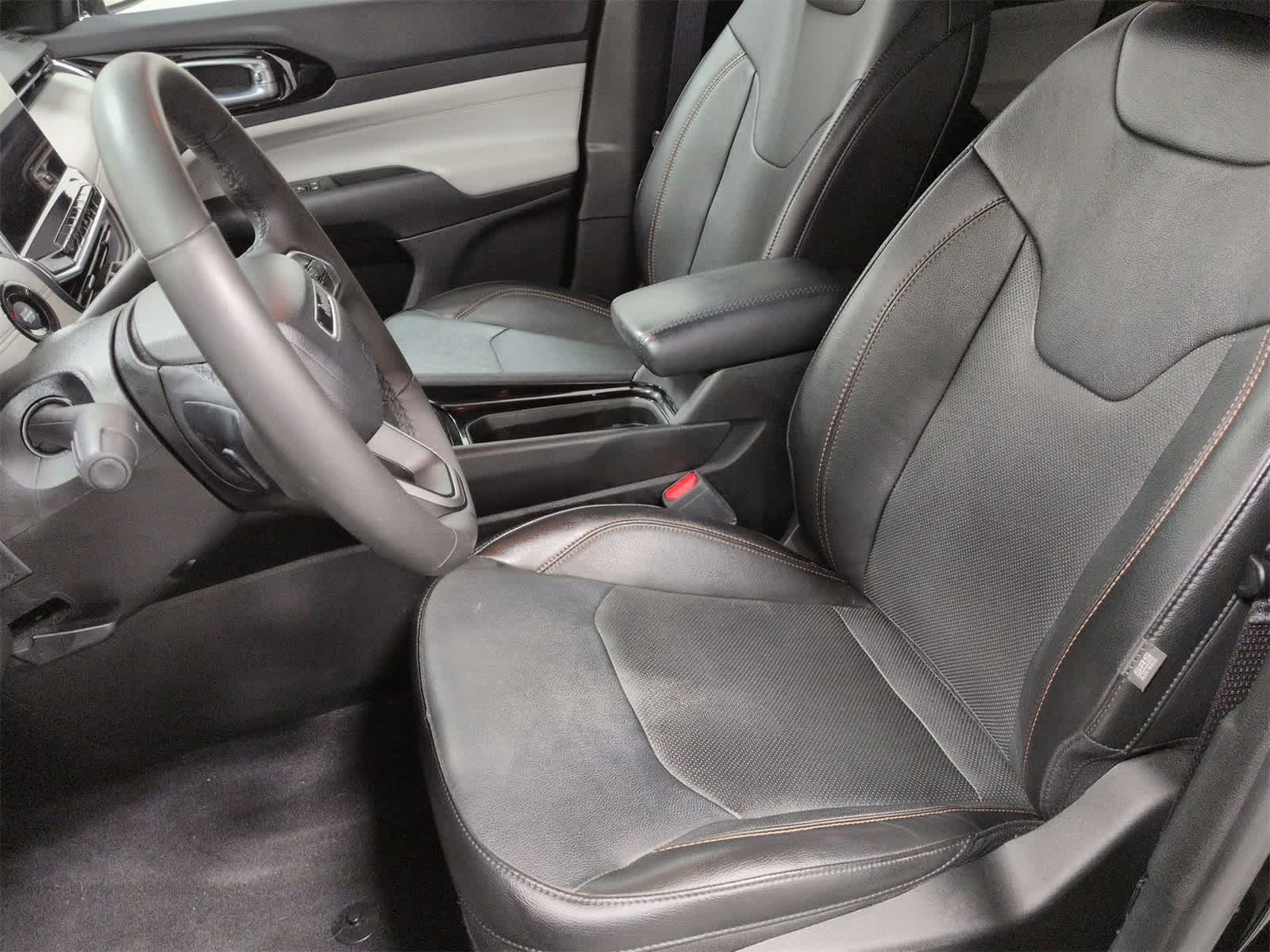 Thumbnail: 2023 Jeep Compass - 17