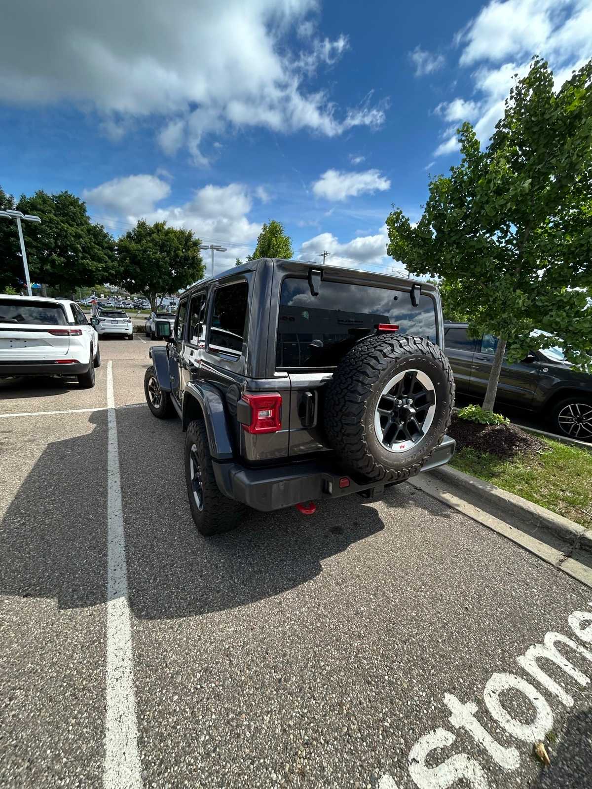 Thumbnail: 2021 Jeep Wrangler - 24
