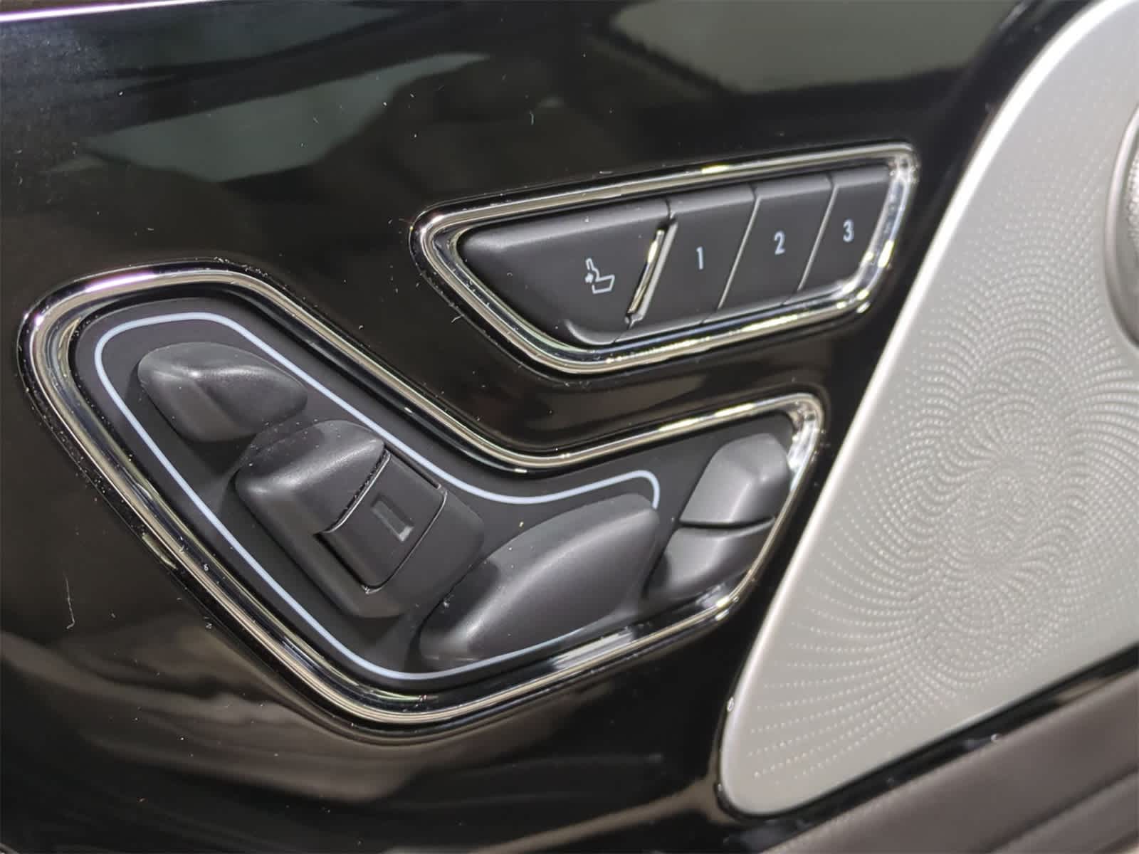 Thumbnail: 2020 Lincoln Aviator - 18