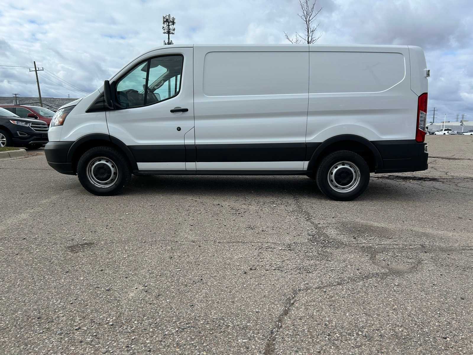 Thumbnail: 2019 Ford Transit Series - 24