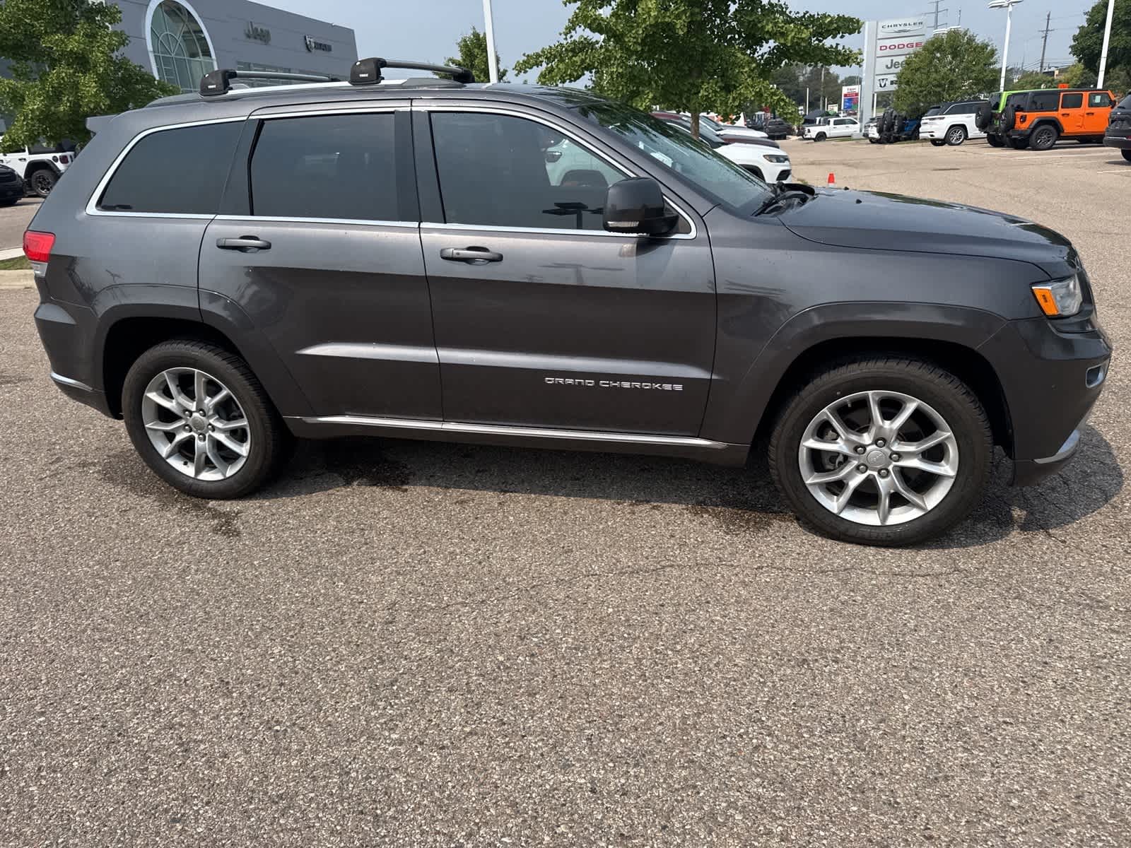 Thumbnail: 2015 Jeep Grand Cherokee - 13