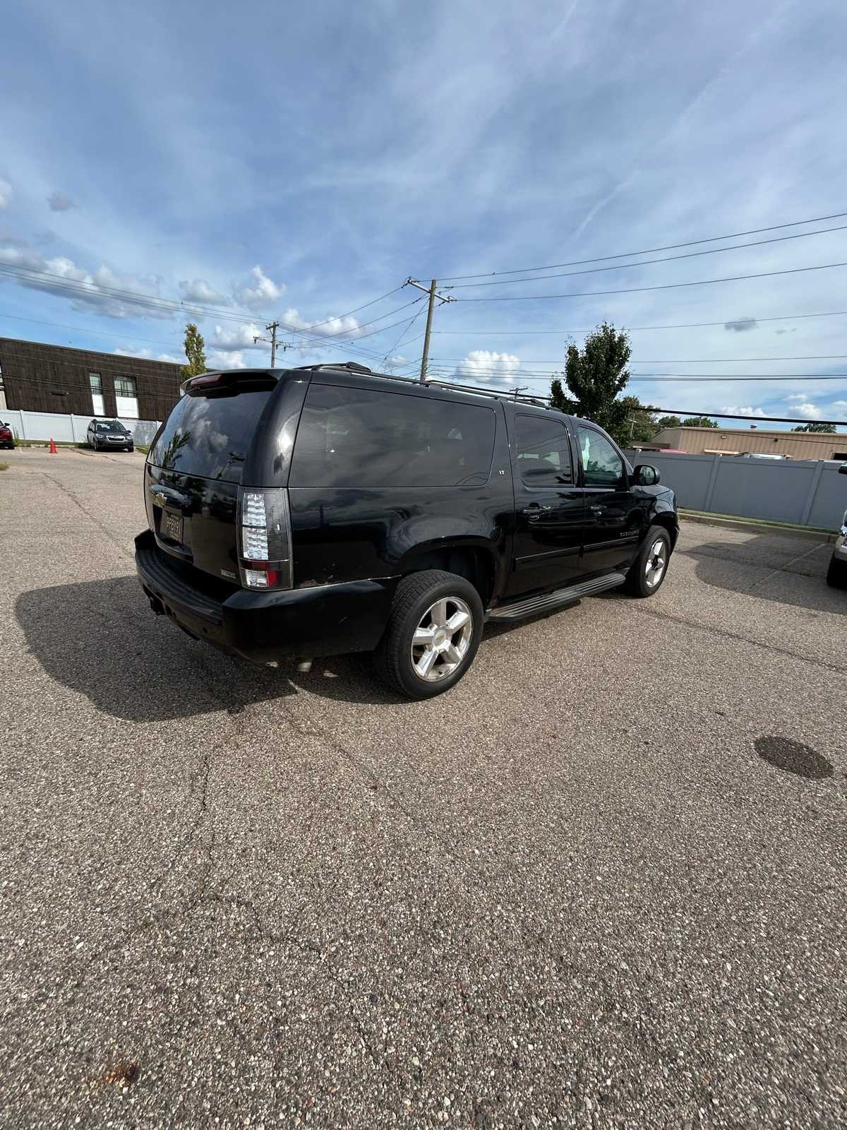 Thumbnail: 2011 Chevrolet Suburban - 20