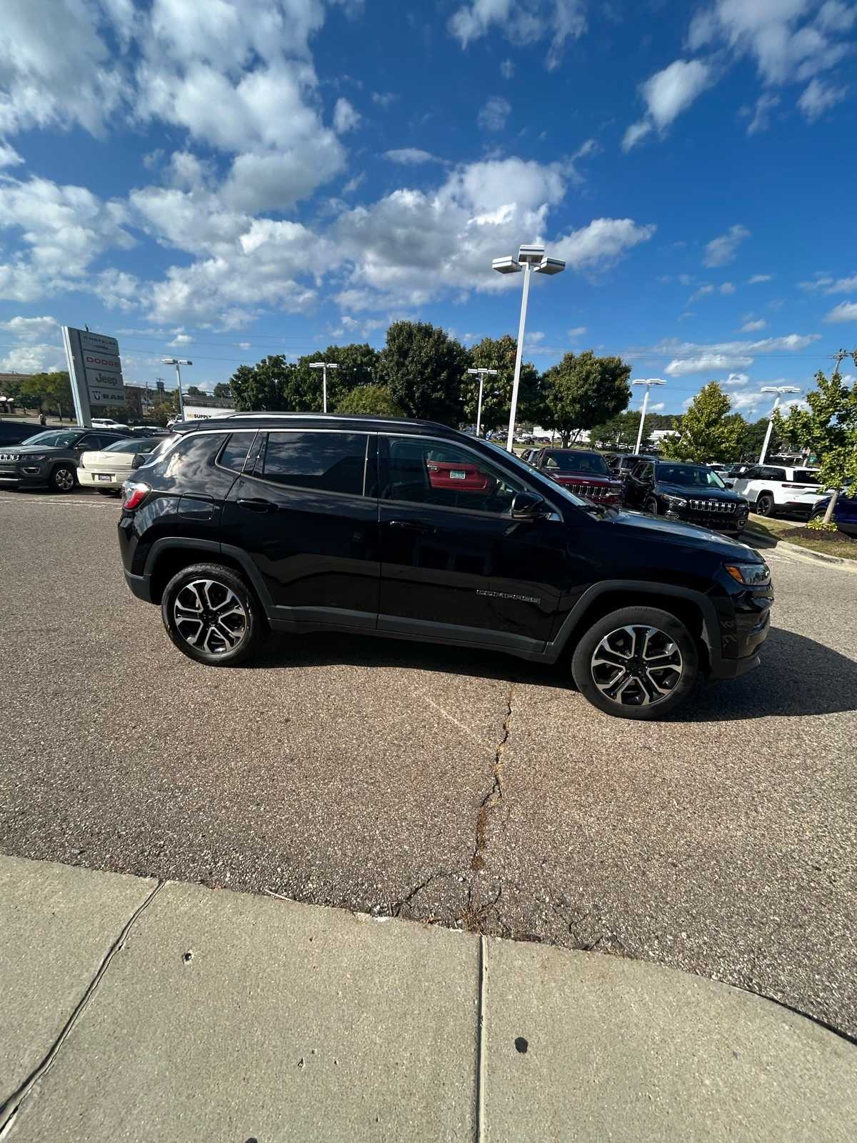 Thumbnail: 2022 Jeep Compass - 13