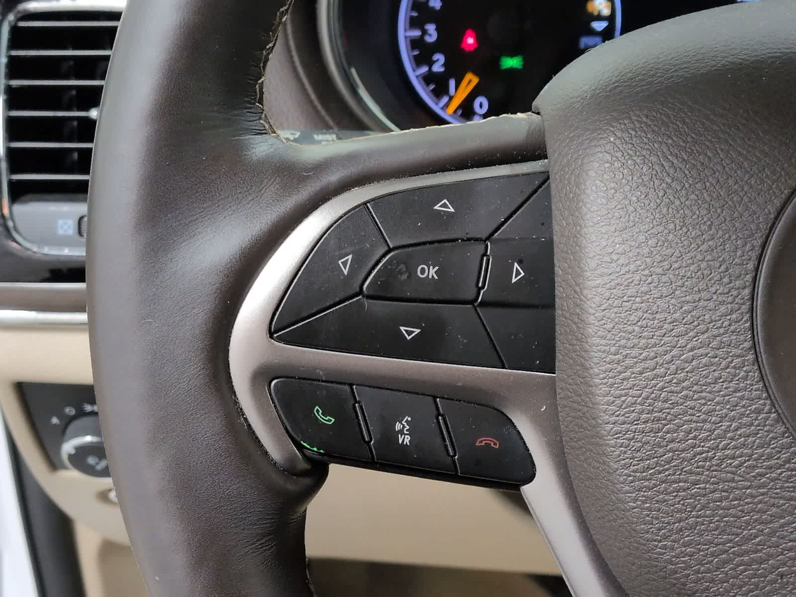 Thumbnail: 2021 Jeep Grand Cherokee - 25