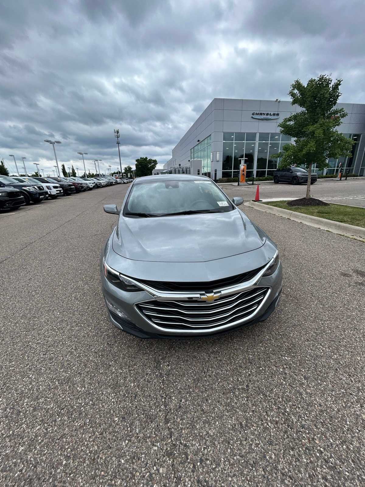 Thumbnail: 2023 Chevrolet Malibu - 6