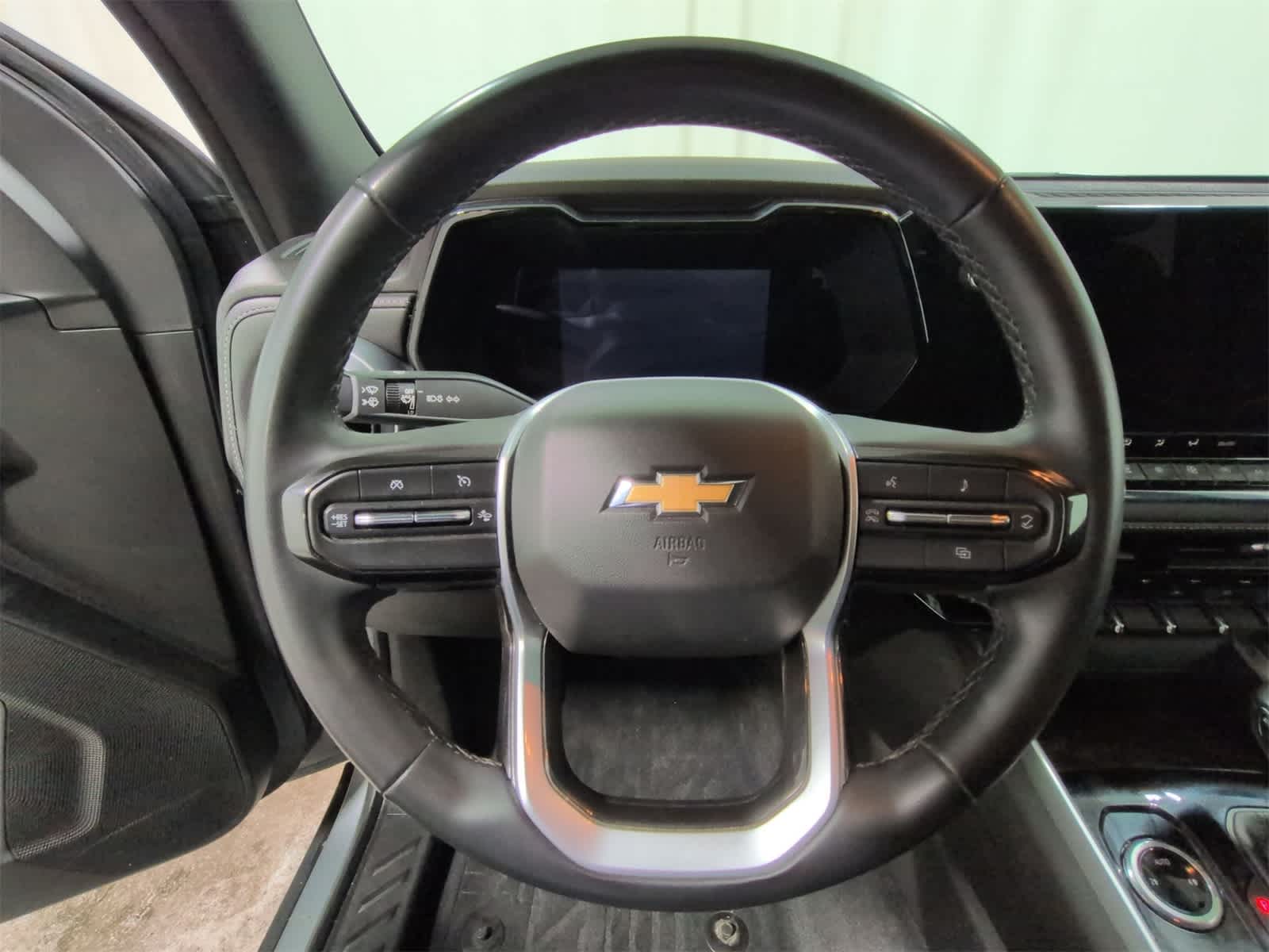 Thumbnail: 2023 Chevrolet Colorado - 23