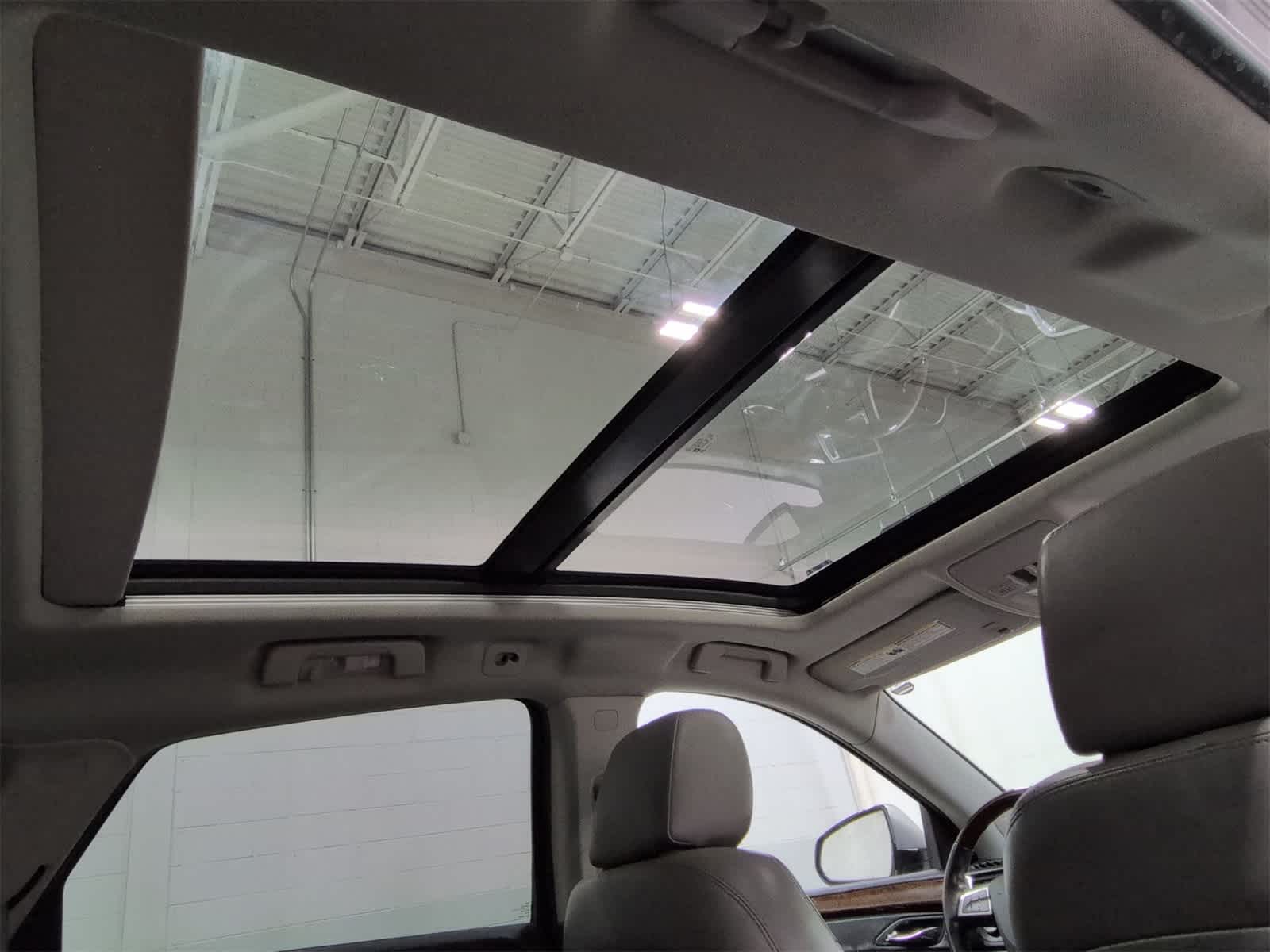 Thumbnail: 2010 Cadillac SRX - 23