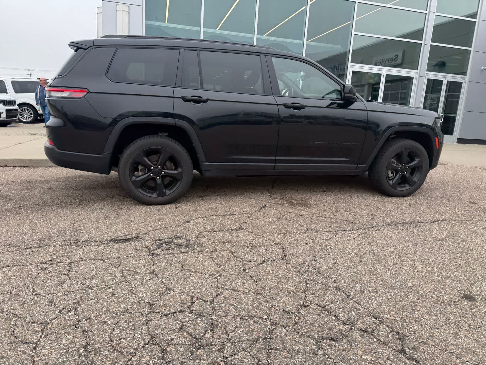 Thumbnail: 2022 Jeep Grand Cherokee L - 14