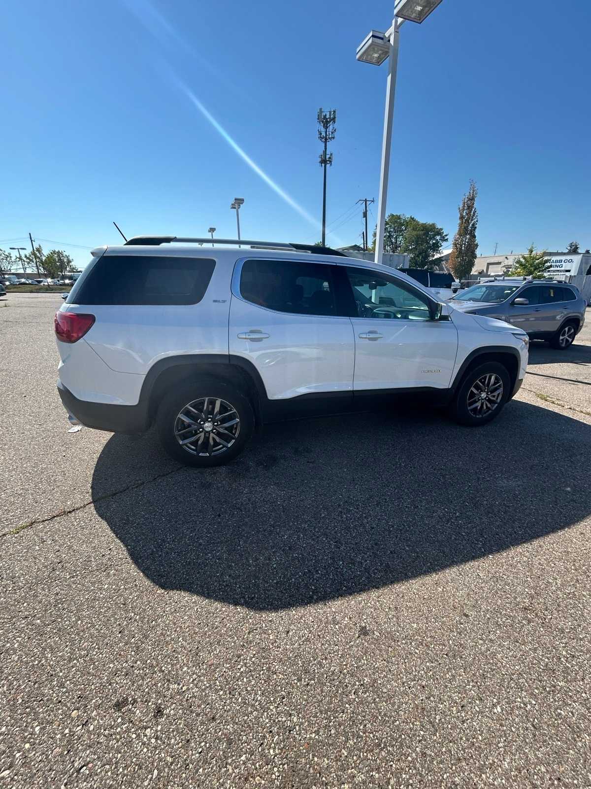 Thumbnail: 2019 GMC Acadia - 16