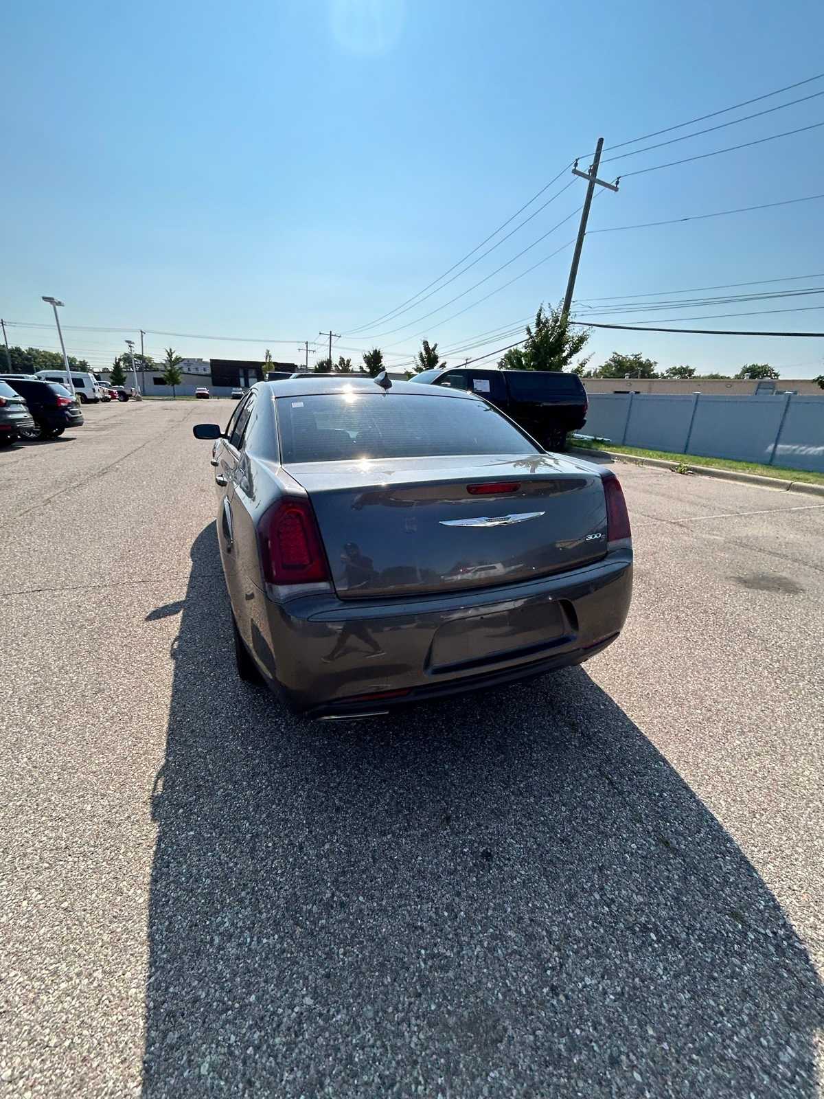 Thumbnail: 2019 Chrysler 300 - 25