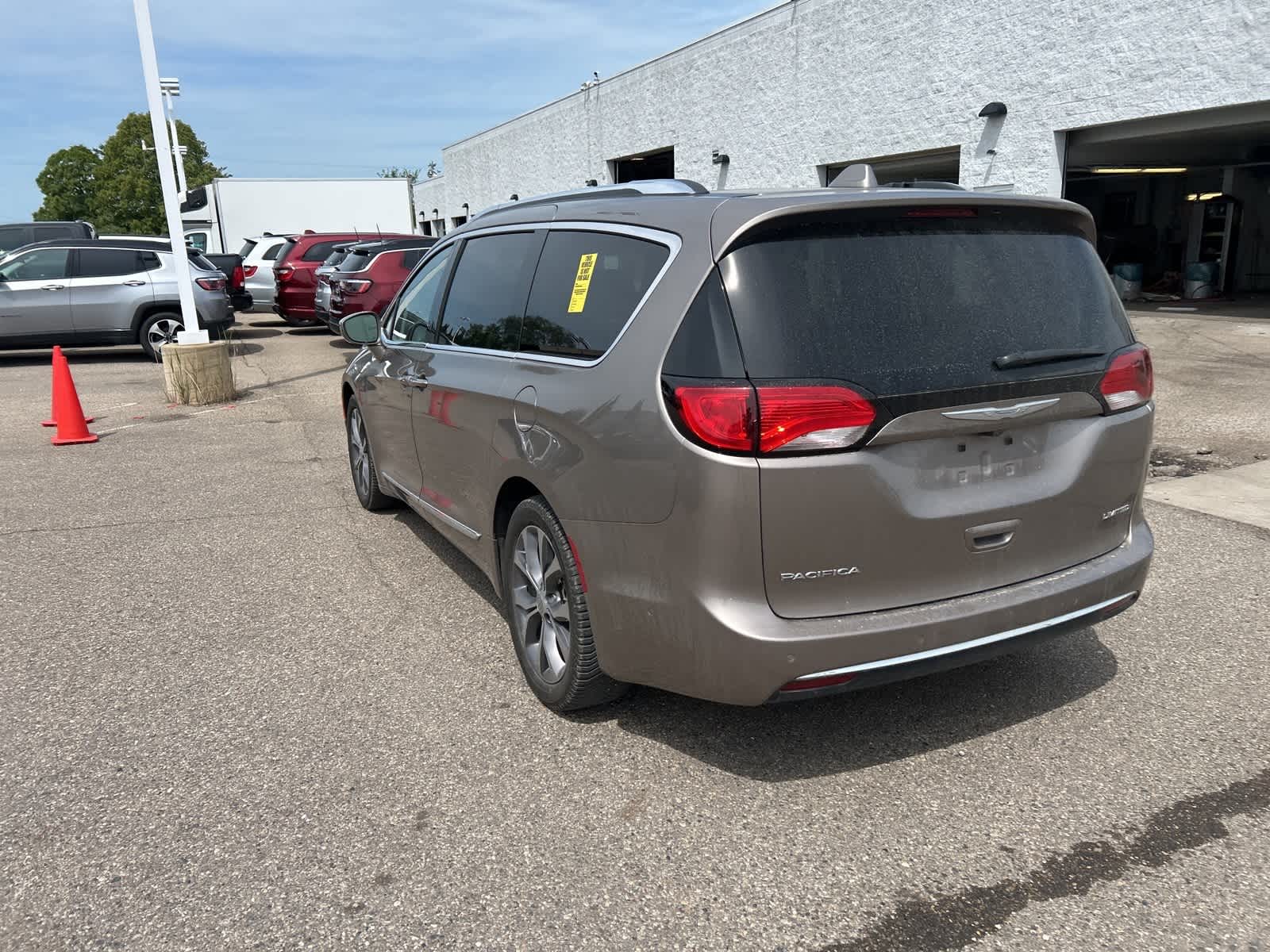2018 Chrysler Pacifica Limited 25