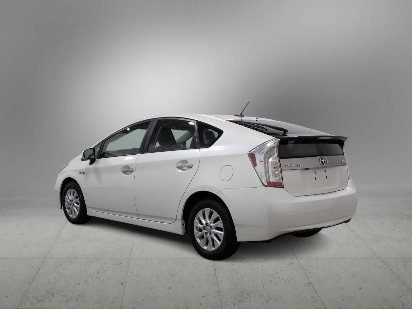 Thumbnail: 2012 Toyota Prius - 6