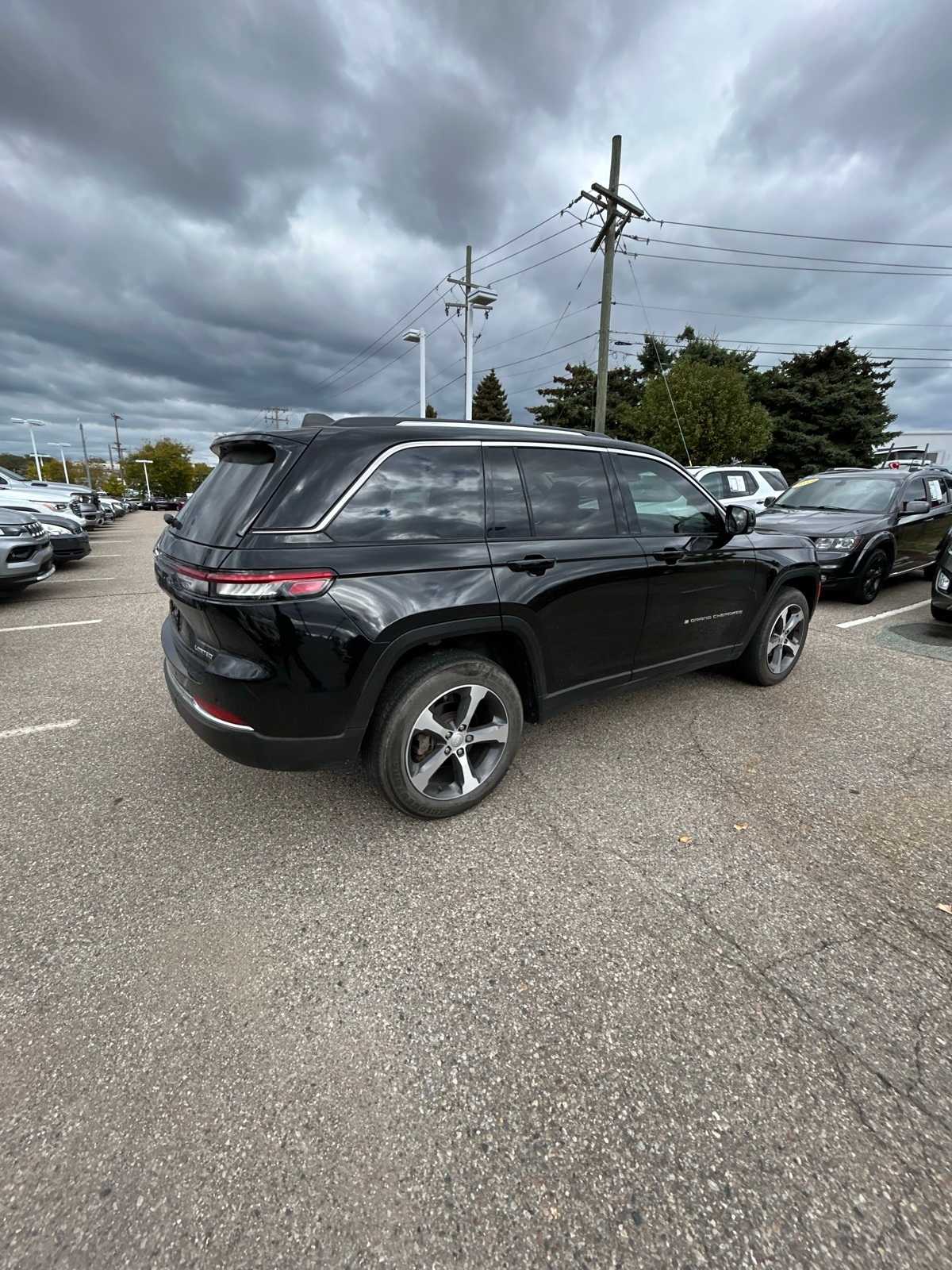 Thumbnail: 2023 Jeep Grand Cherokee - 14