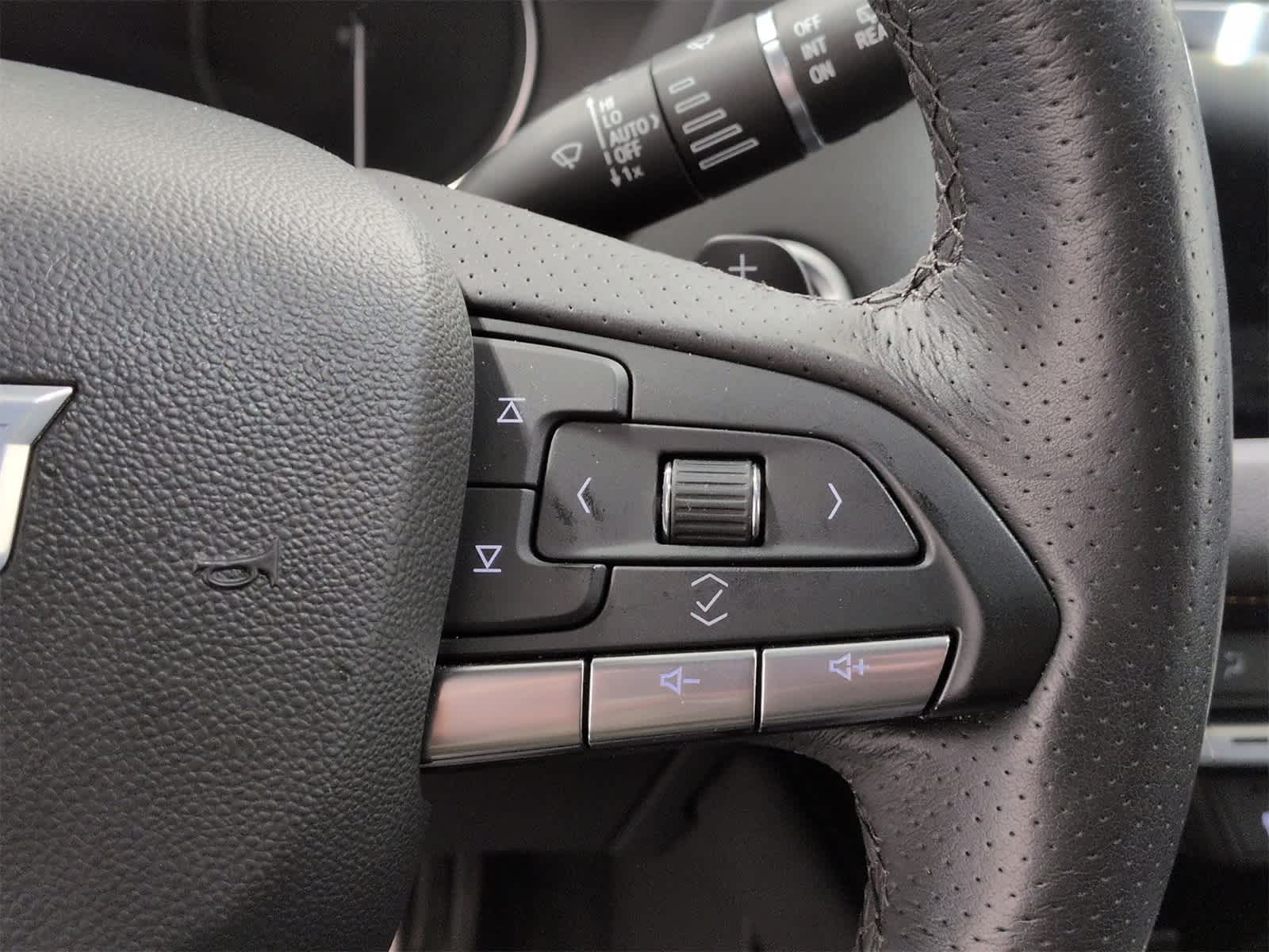 Thumbnail: 2022 Cadillac XT4 - 25