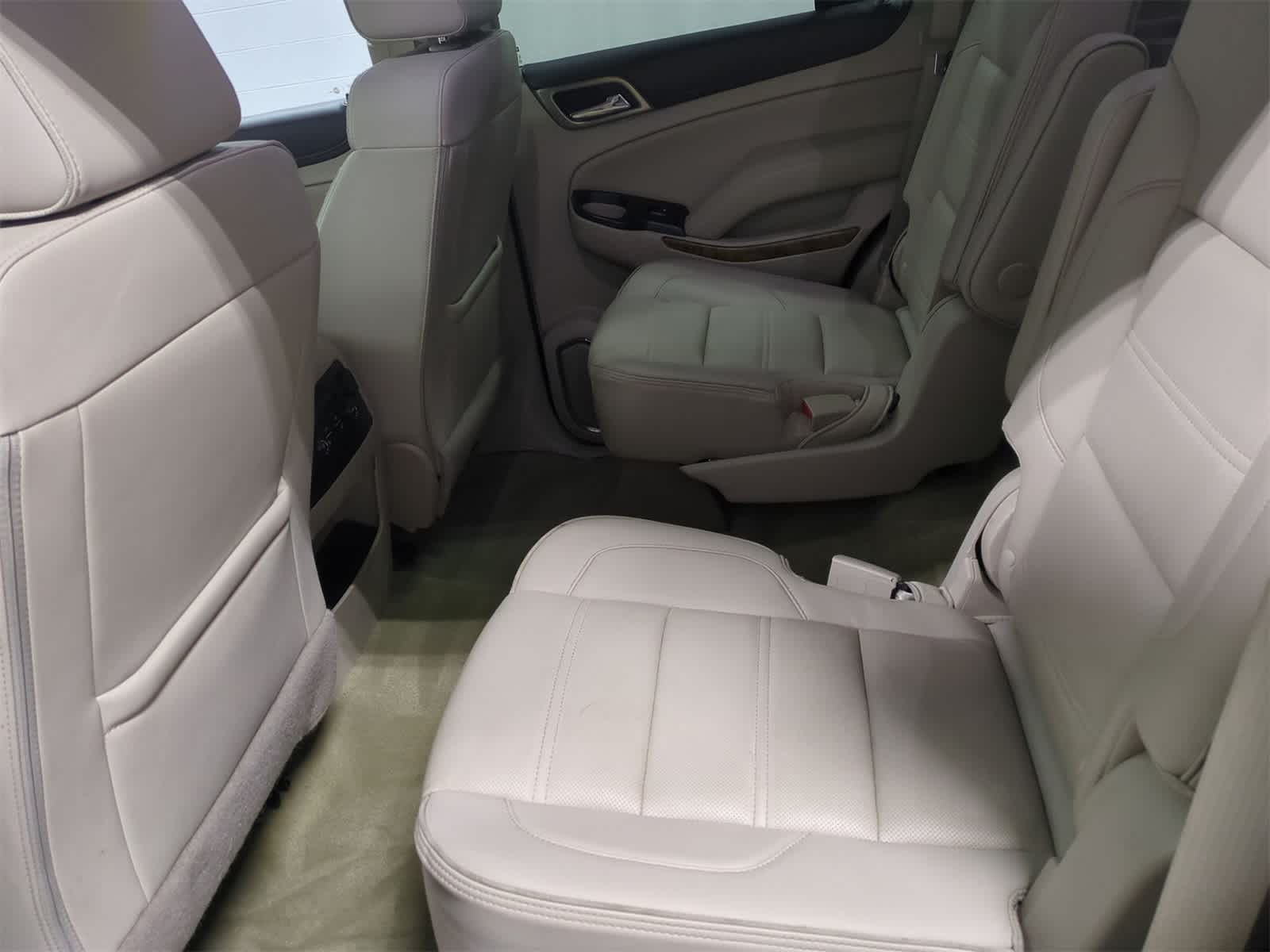 Thumbnail: 2017 GMC Yukon - 21