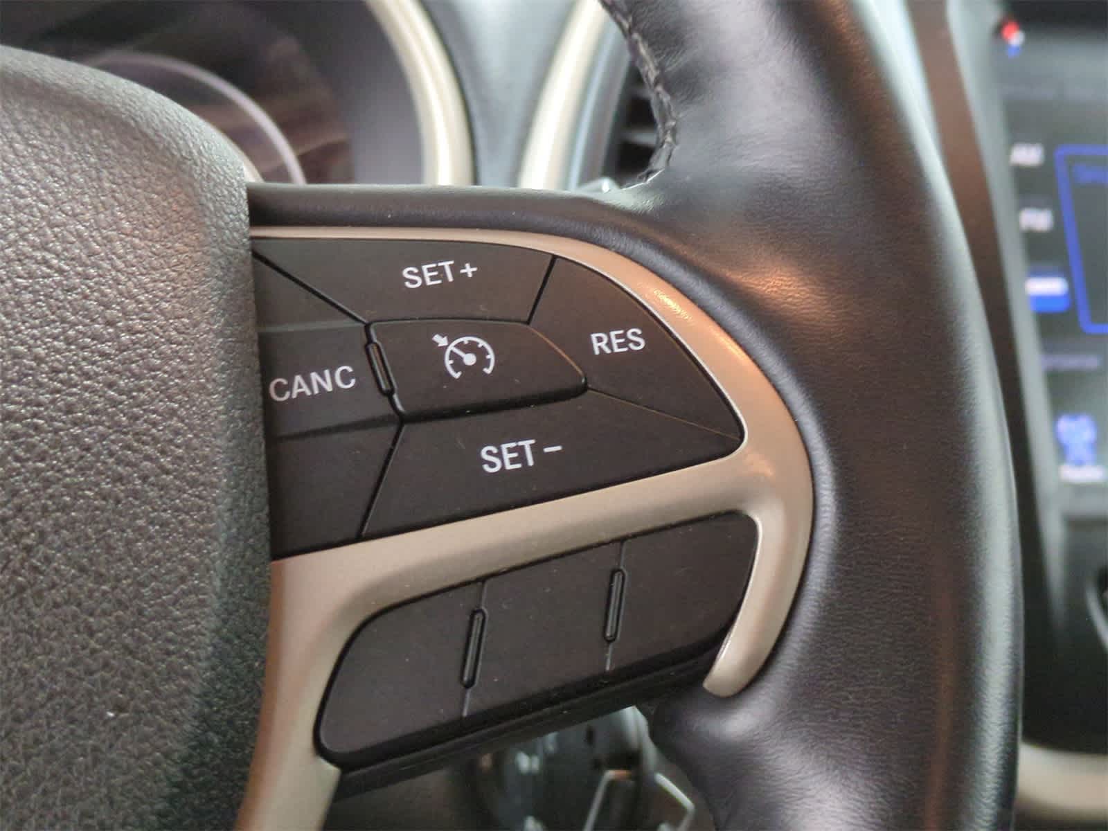 Thumbnail: 2016 Jeep Cherokee - 24