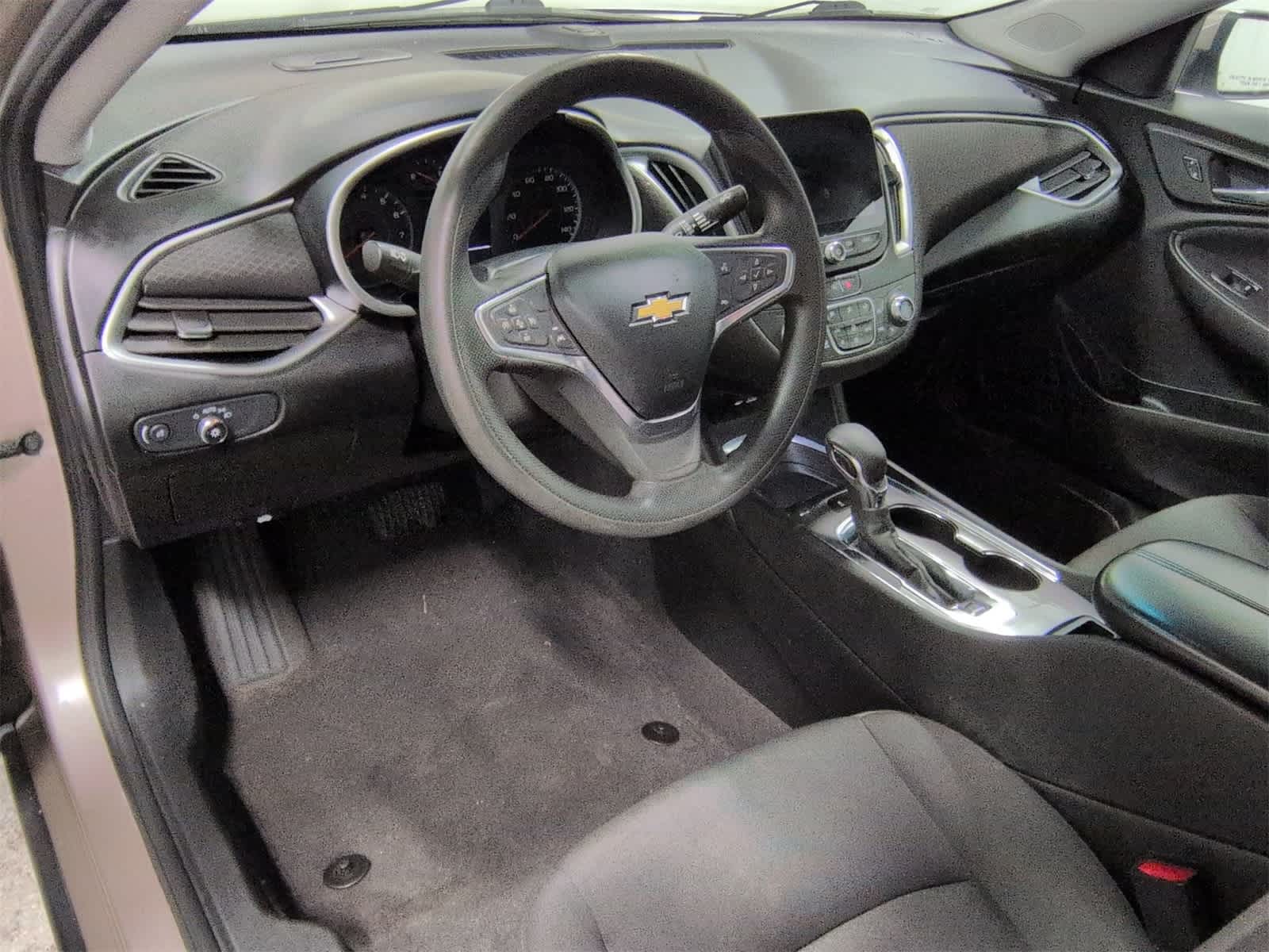 Thumbnail: 2023 Chevrolet Malibu - 10