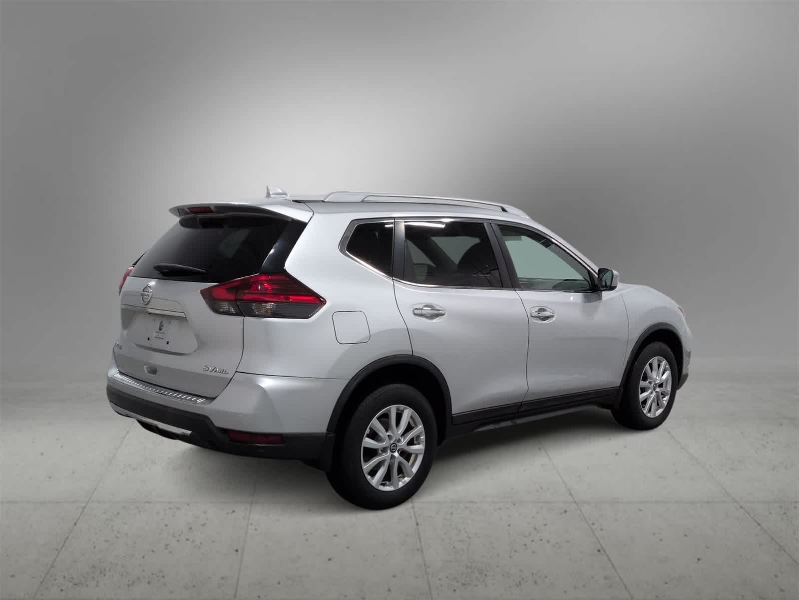 Thumbnail: 2017 Nissan Rogue - 8