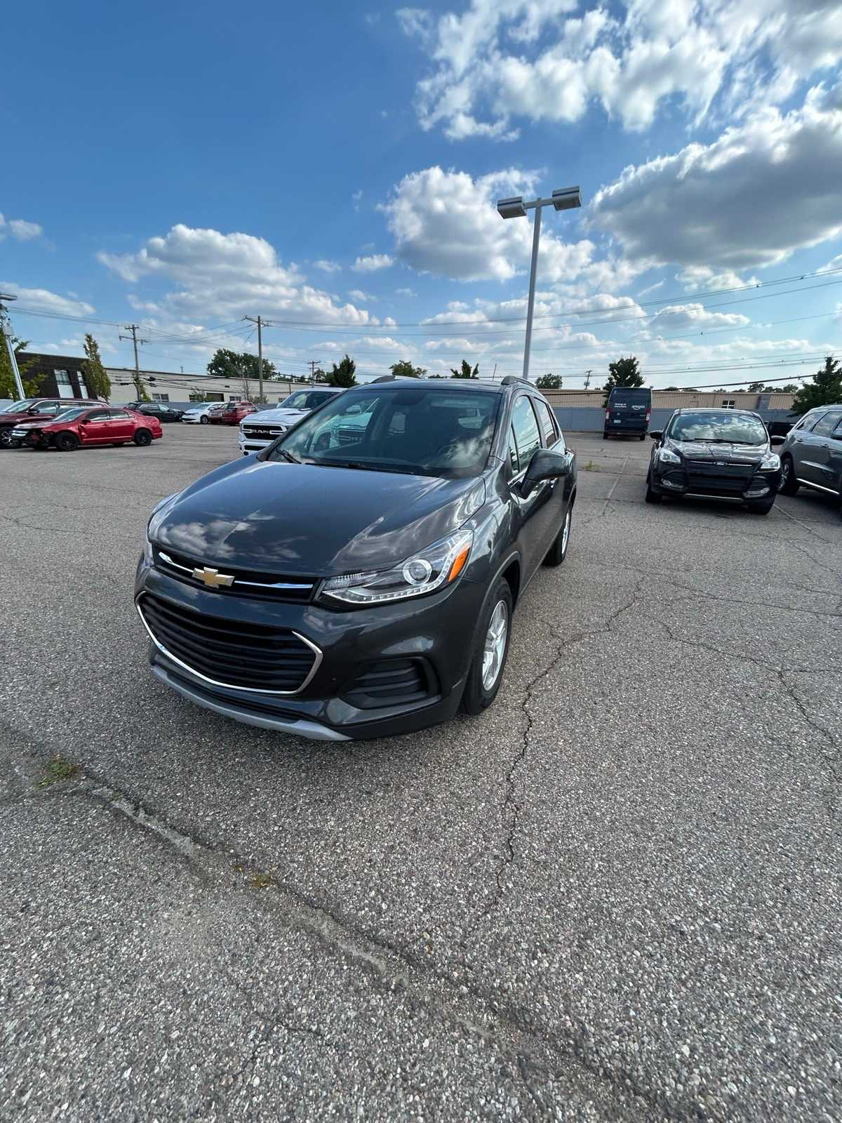 Thumbnail: 2019 Chevrolet Trax - 3