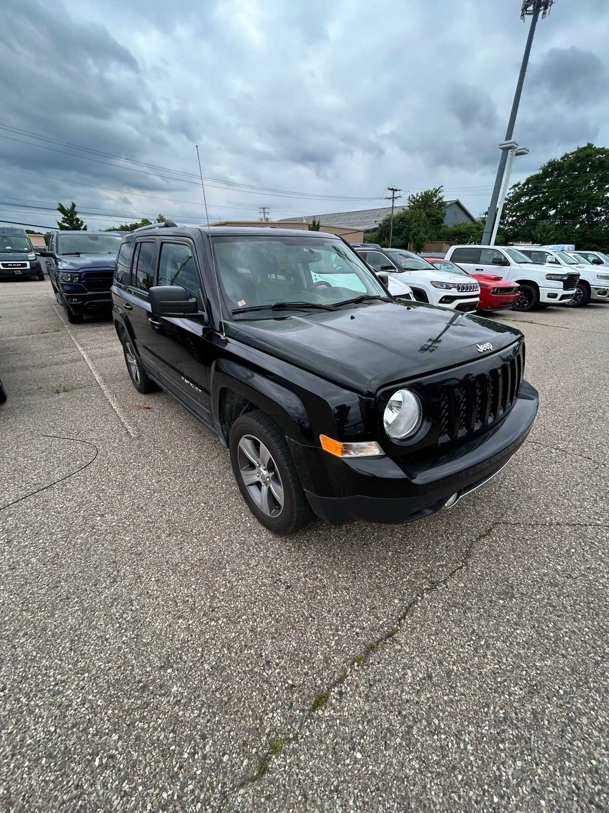 Thumbnail: 2017 Jeep Patriot - 9