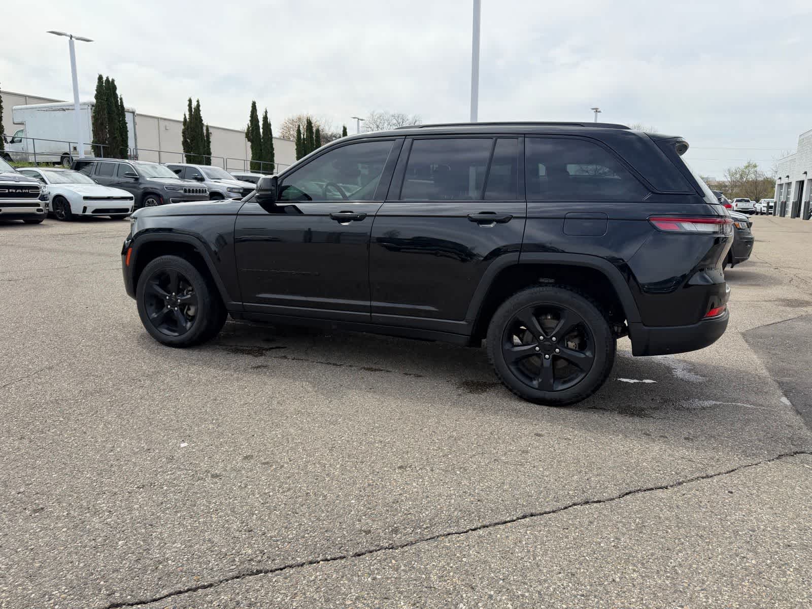 Thumbnail: 2023 Jeep Grand Cherokee - 29