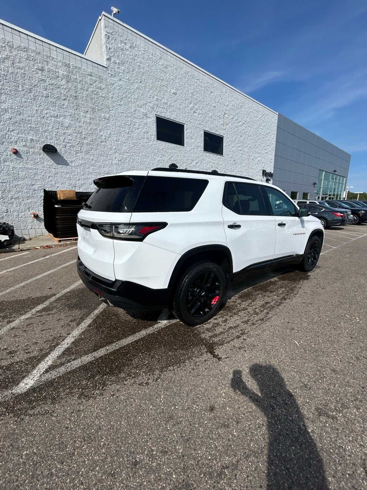 Thumbnail: 2020 Chevrolet Traverse - 17
