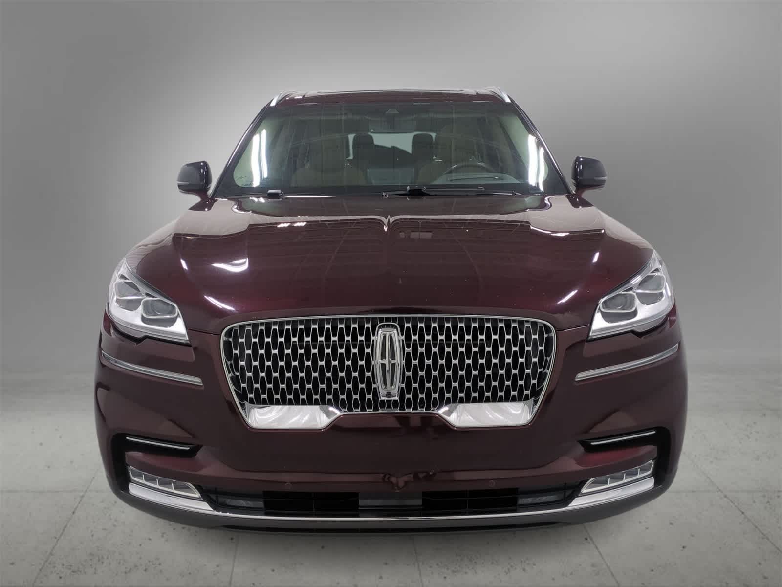Thumbnail: 2020 Lincoln Aviator - 3