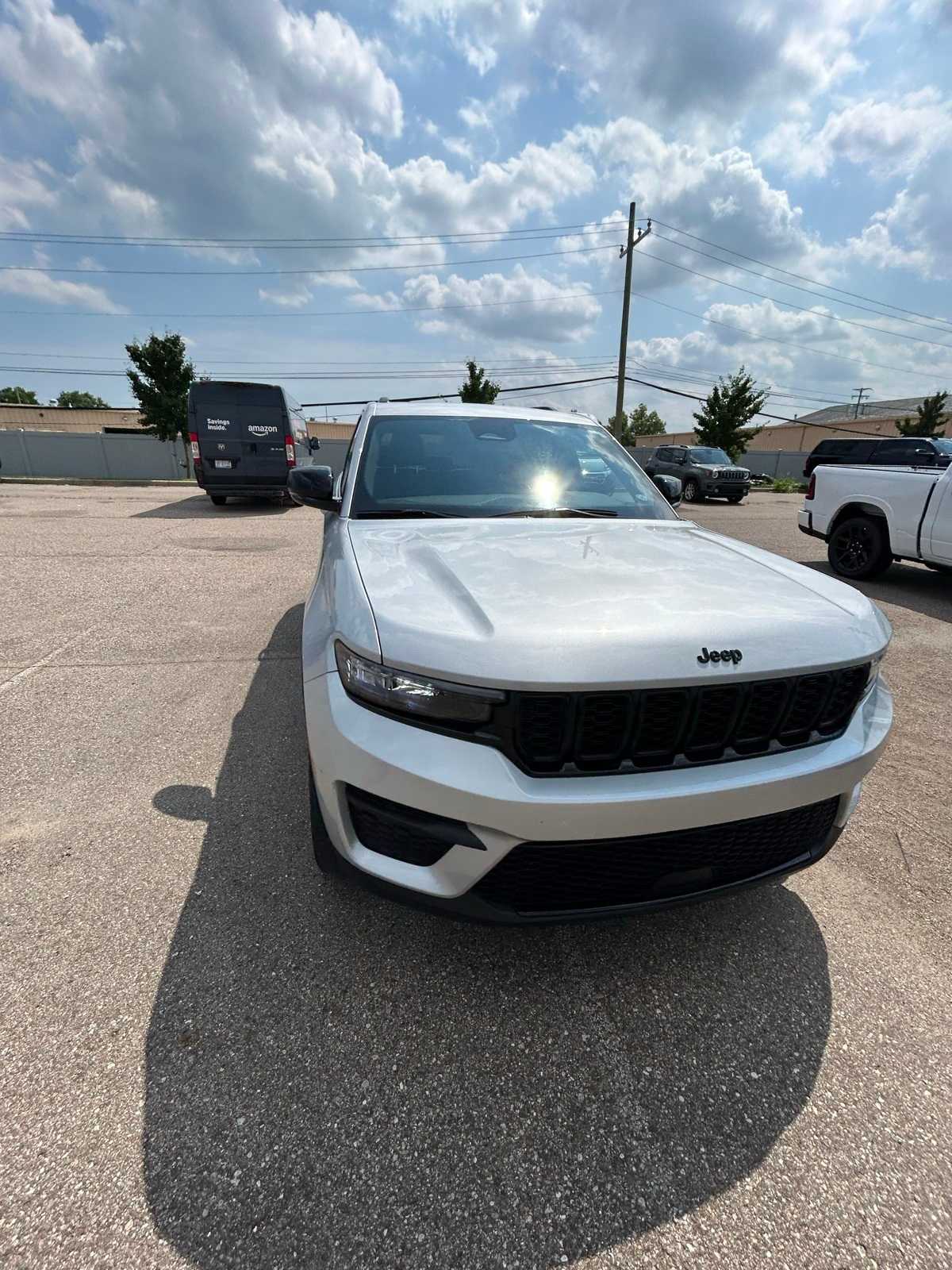Thumbnail: 2023 Jeep Grand Cherokee - 4