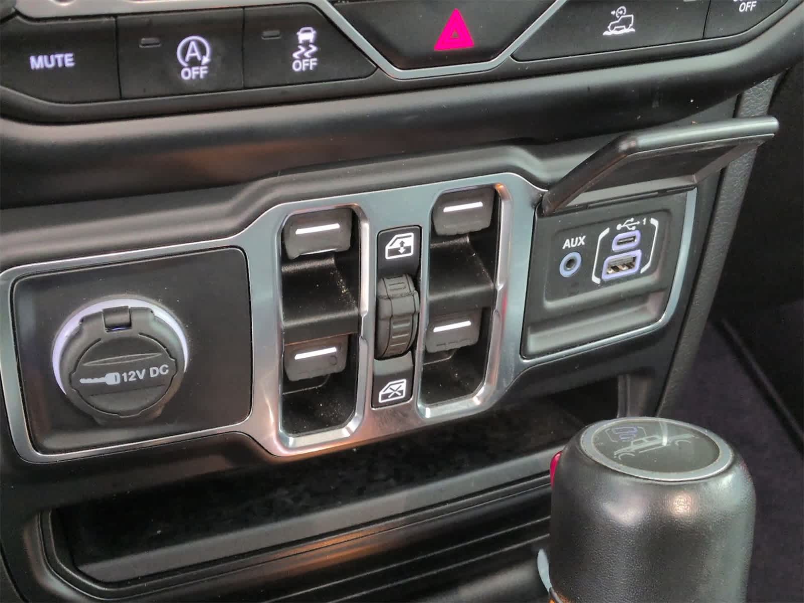 Thumbnail: 2021 Jeep Gladiator - 31