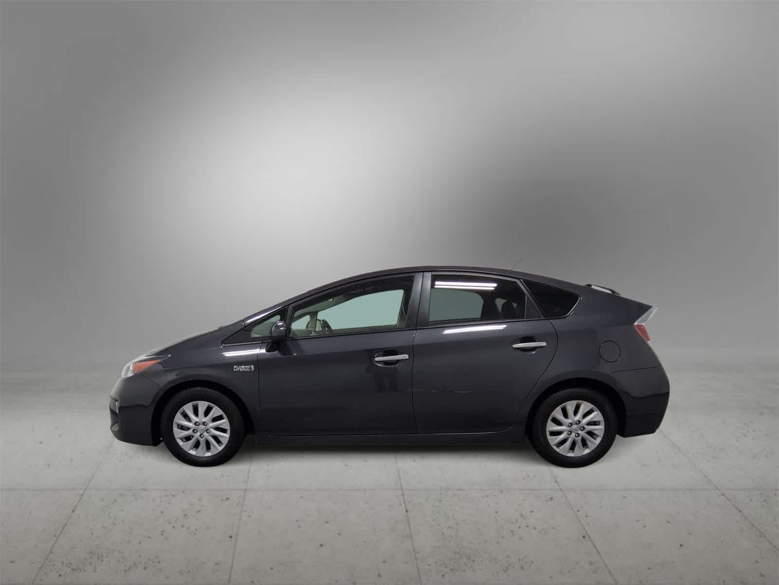 Thumbnail: 2015 Toyota Prius - 5