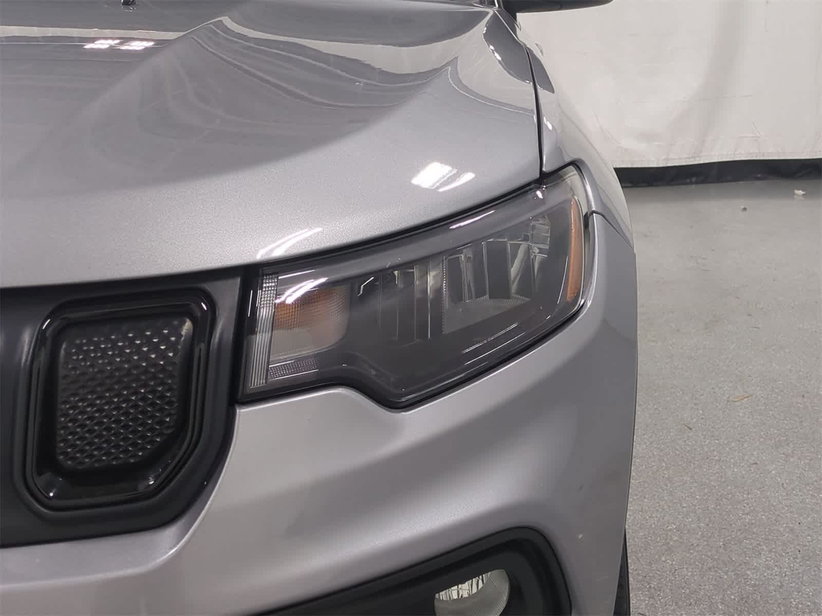 Thumbnail: 2022 Jeep Compass - 11