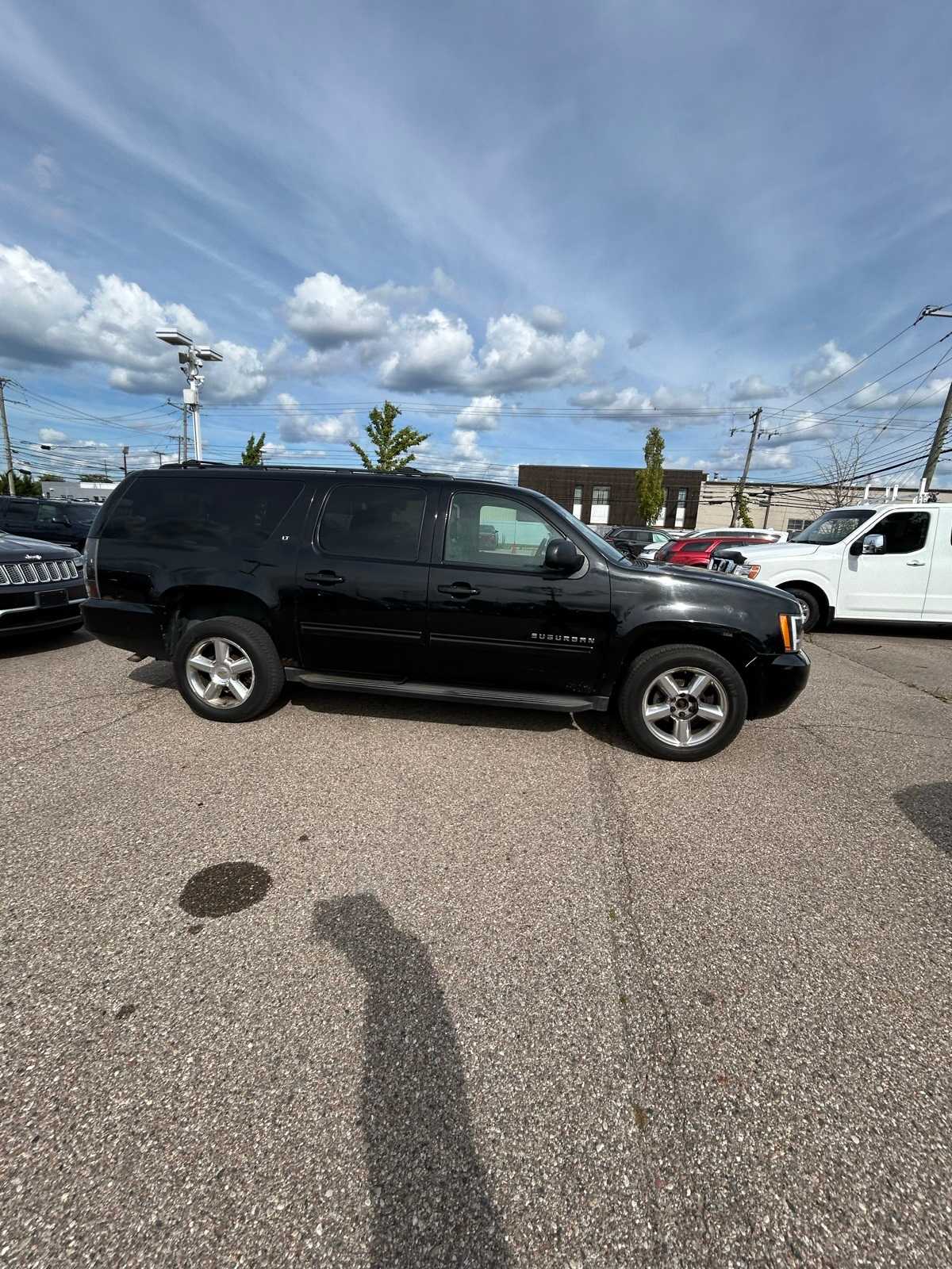 Thumbnail: 2011 Chevrolet Suburban - 13