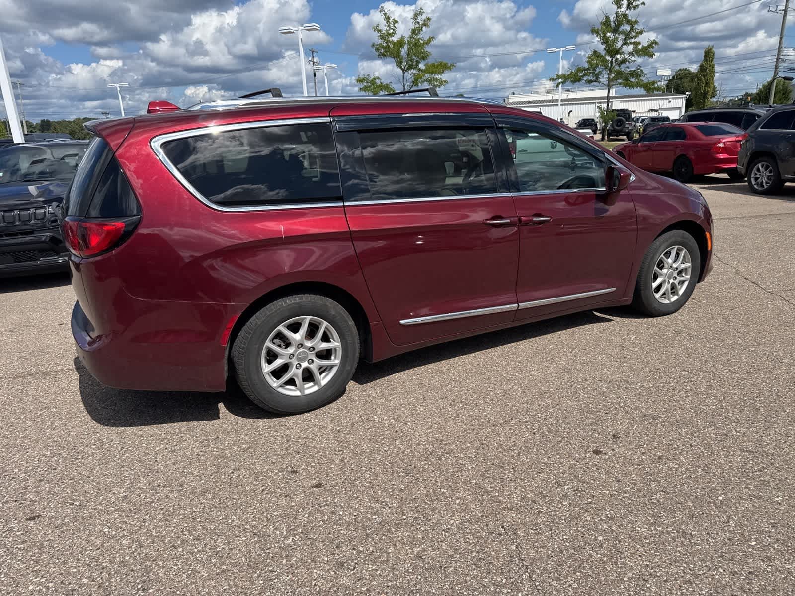 Thumbnail: 2020 Chrysler Pacifica - 15