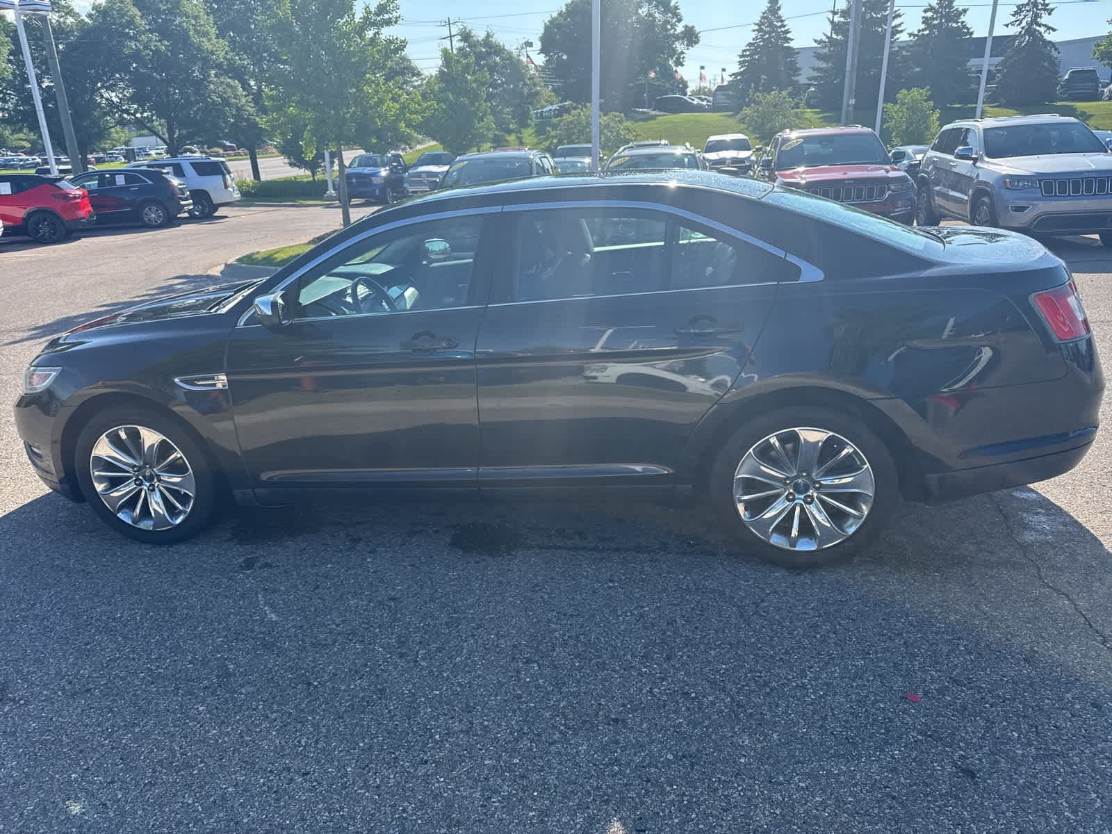 Thumbnail: 2010 Ford Taurus - 28
