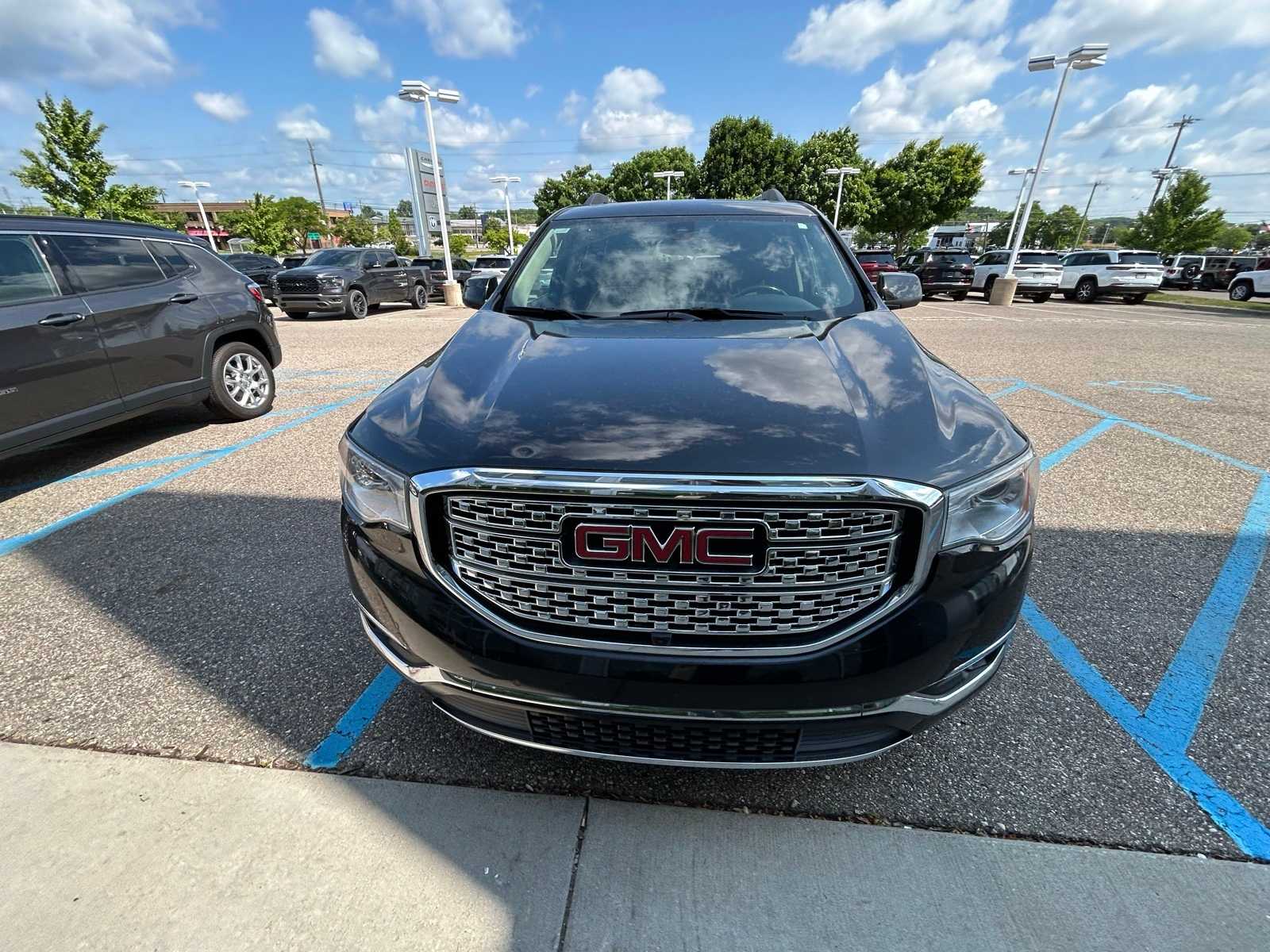 Thumbnail: 2019 GMC Acadia - 2