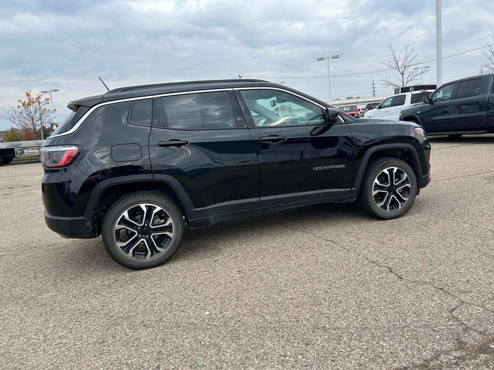 Thumbnail: 2022 Jeep Compass - 11