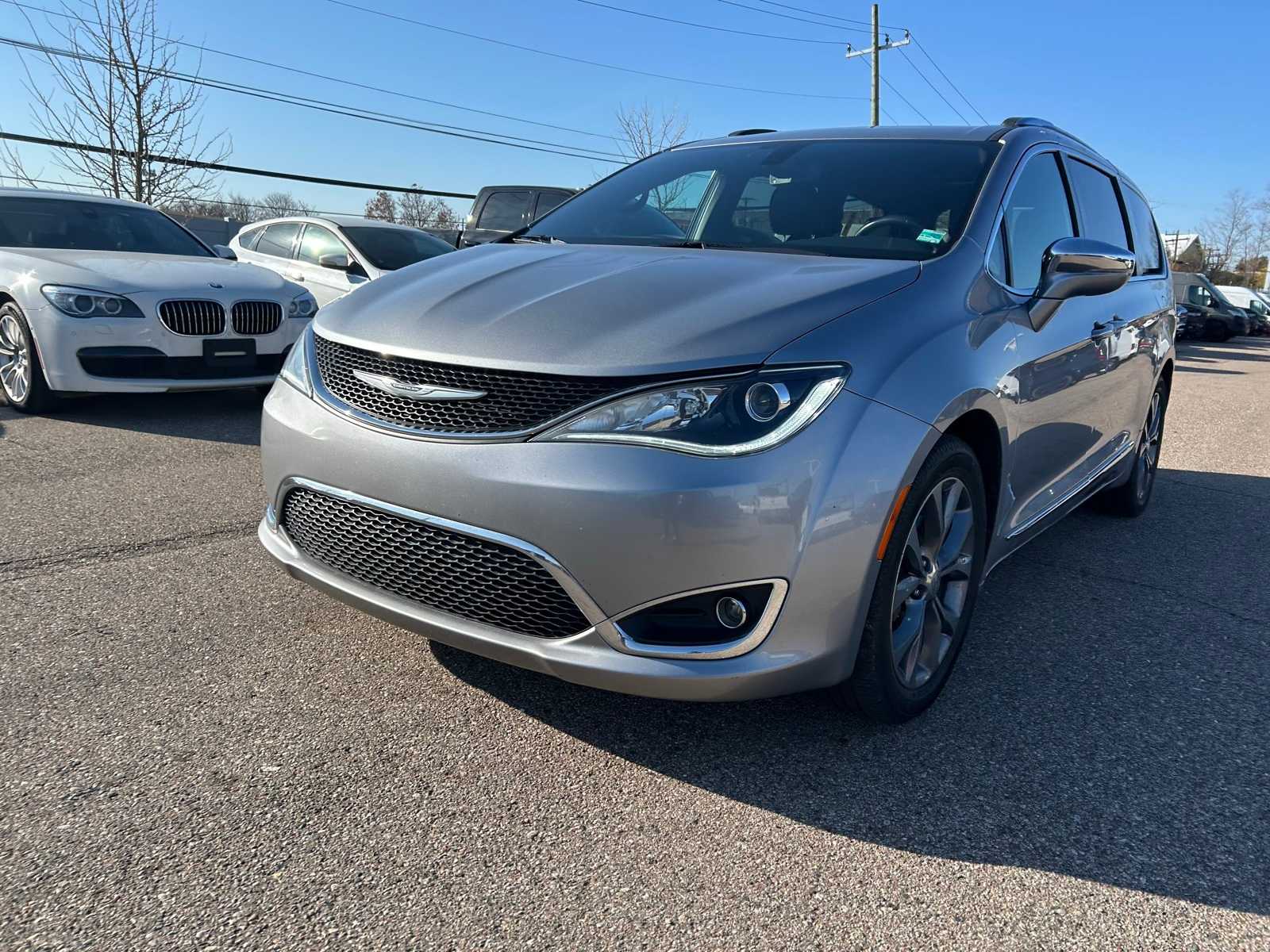 2020 Chrysler Pacifica Limited 35th Anniversary photo 2