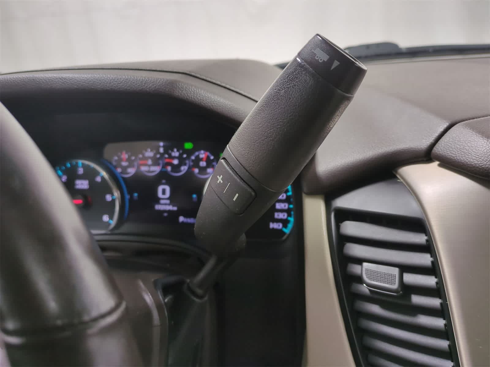 Thumbnail: 2017 GMC Yukon - 34