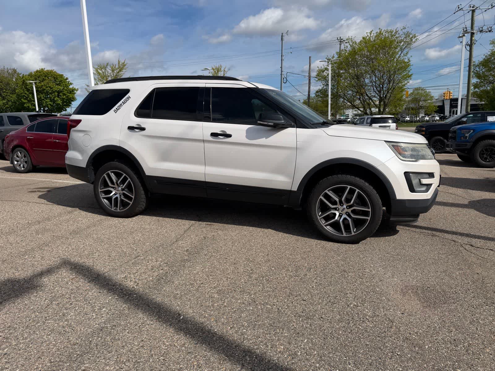 Thumbnail: 2016 Ford Explorer - 13