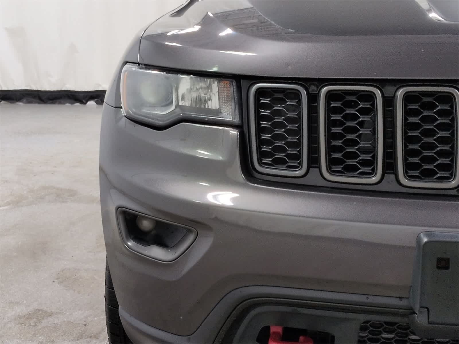 Thumbnail: 2019 Jeep Grand Cherokee - 11
