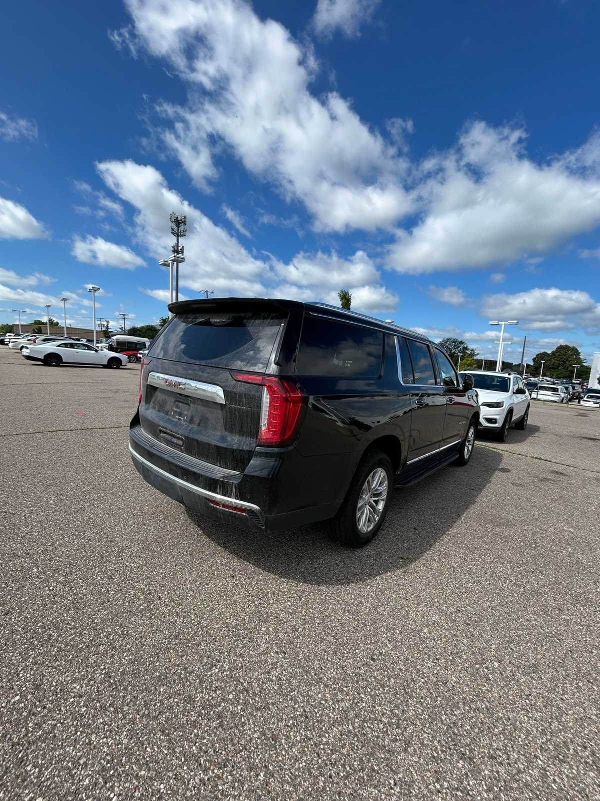 Thumbnail: 2021 GMC Yukon XL - 16