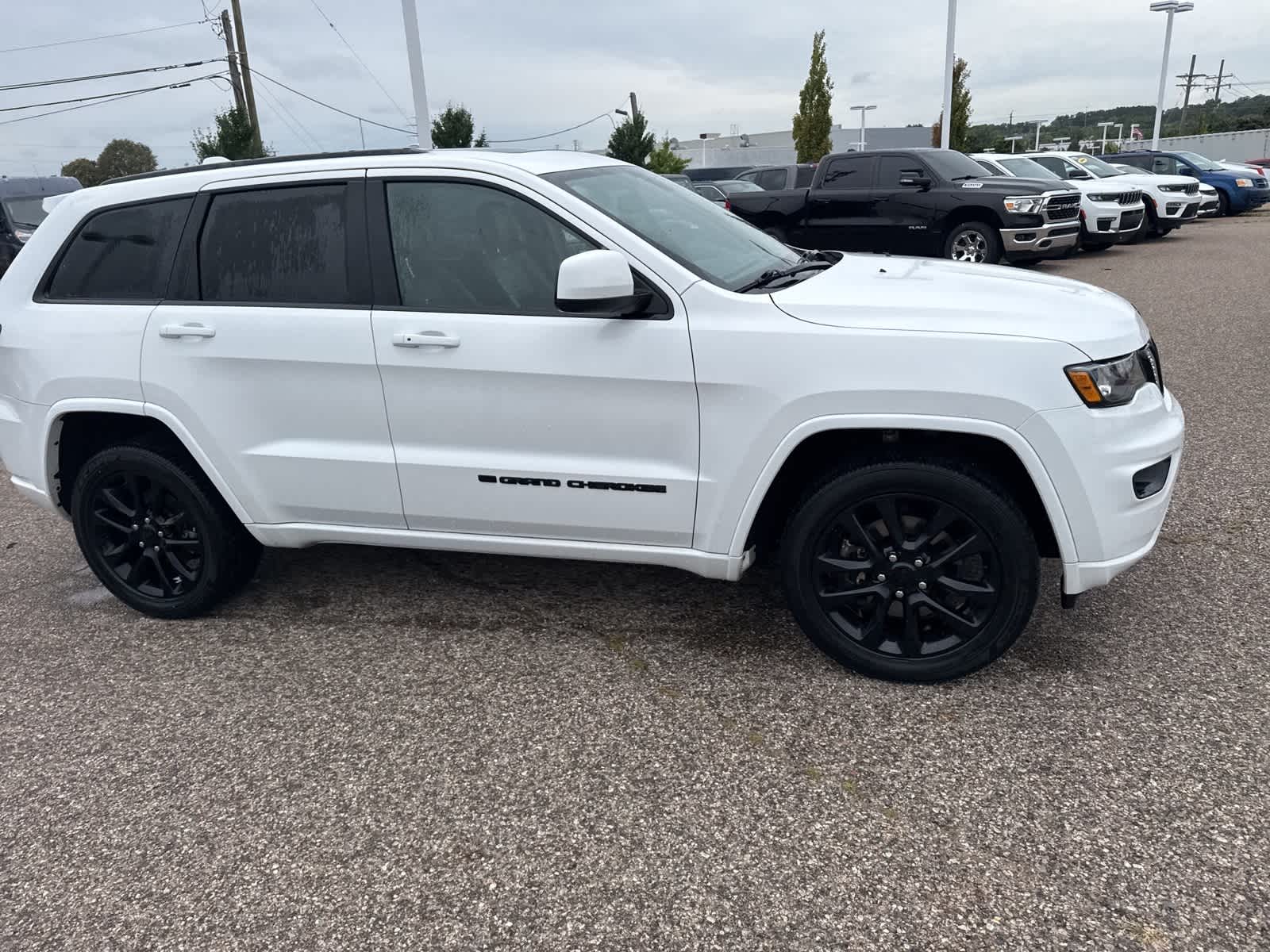 Thumbnail: 2022 Jeep Grand Cherokee - 11