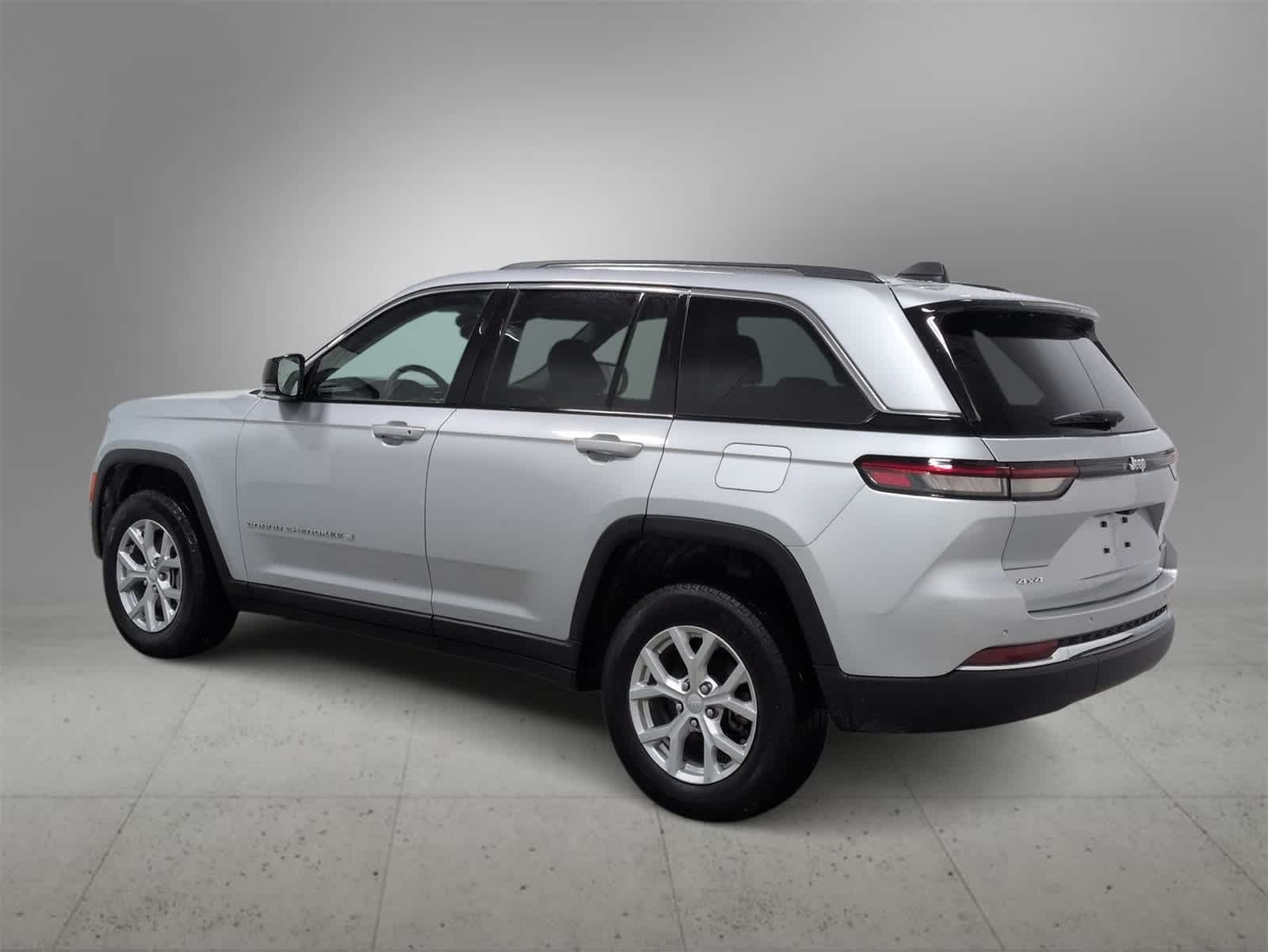 Thumbnail: 2023 Jeep Grand Cherokee - 6