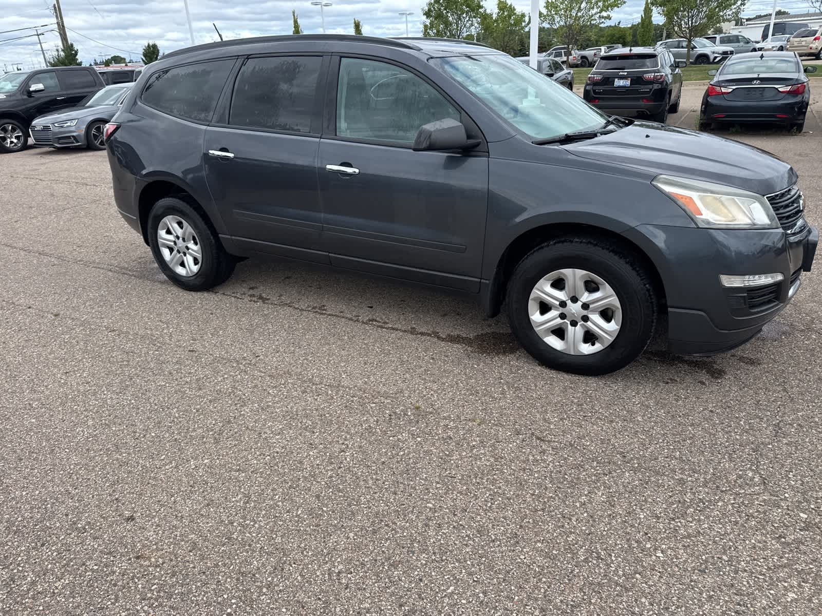 Thumbnail: 2014 Chevrolet Traverse - 11