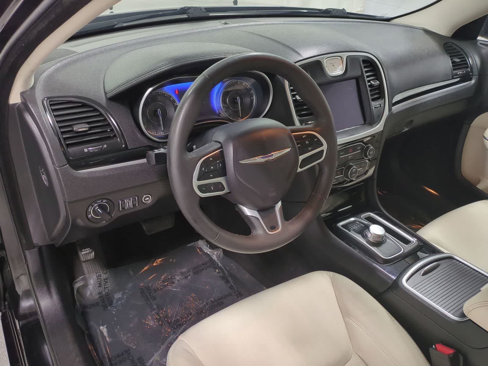 Thumbnail: 2023 Chrysler 300 - 10